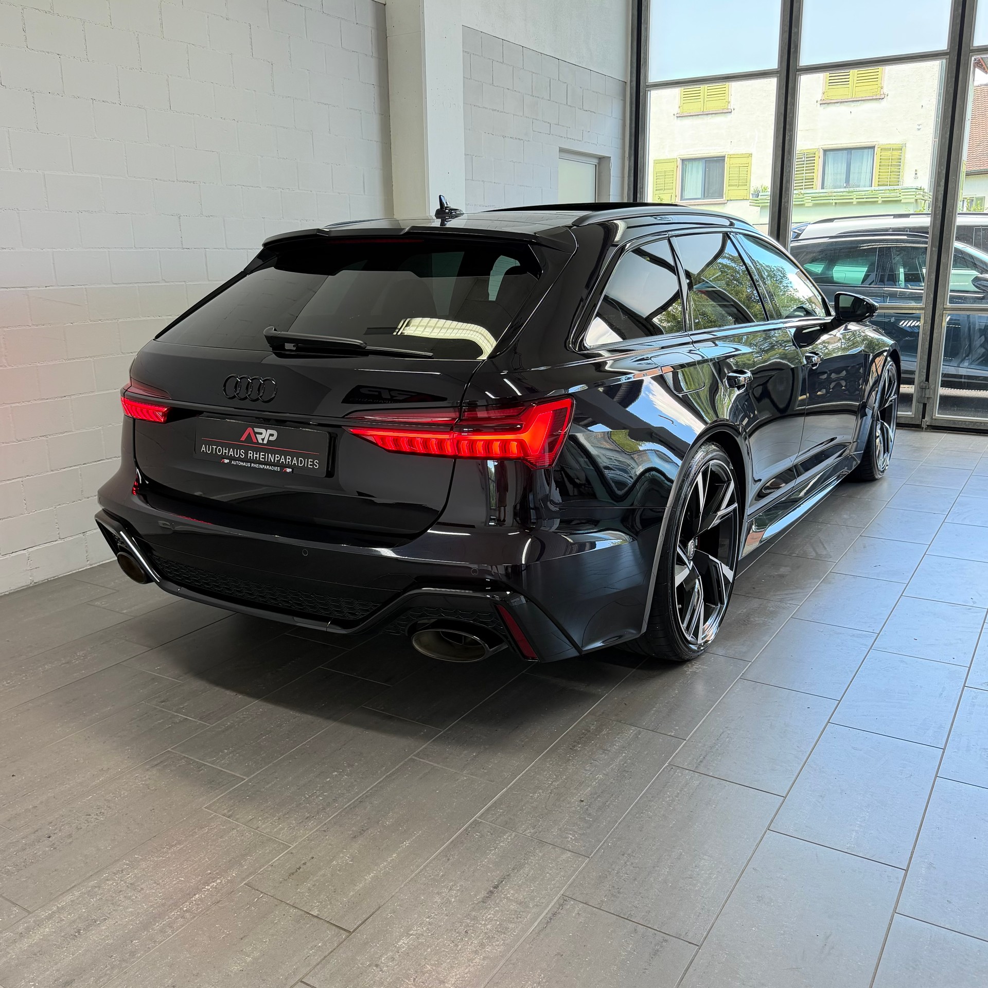 AUDI AUDI RS6 Avant 4.0 TFSI V8 quattro * Sebringschwarz * B&O * 360• * Pano * Headup * Standheizung *-image-3