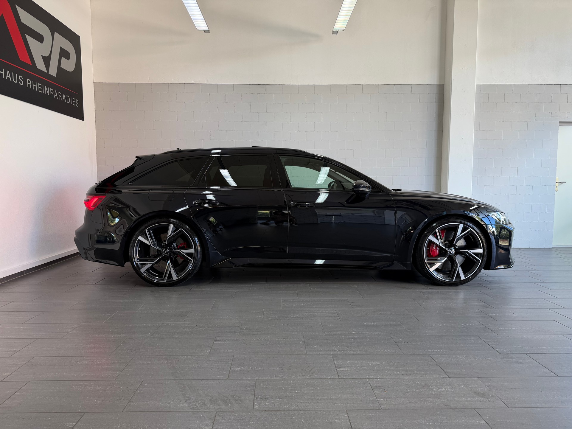AUDI AUDI RS6 Avant 4.0 TFSI V8 quattro * Sebringschwarz * B&O * 360• * Pano * Headup * Standheizung *-image-2