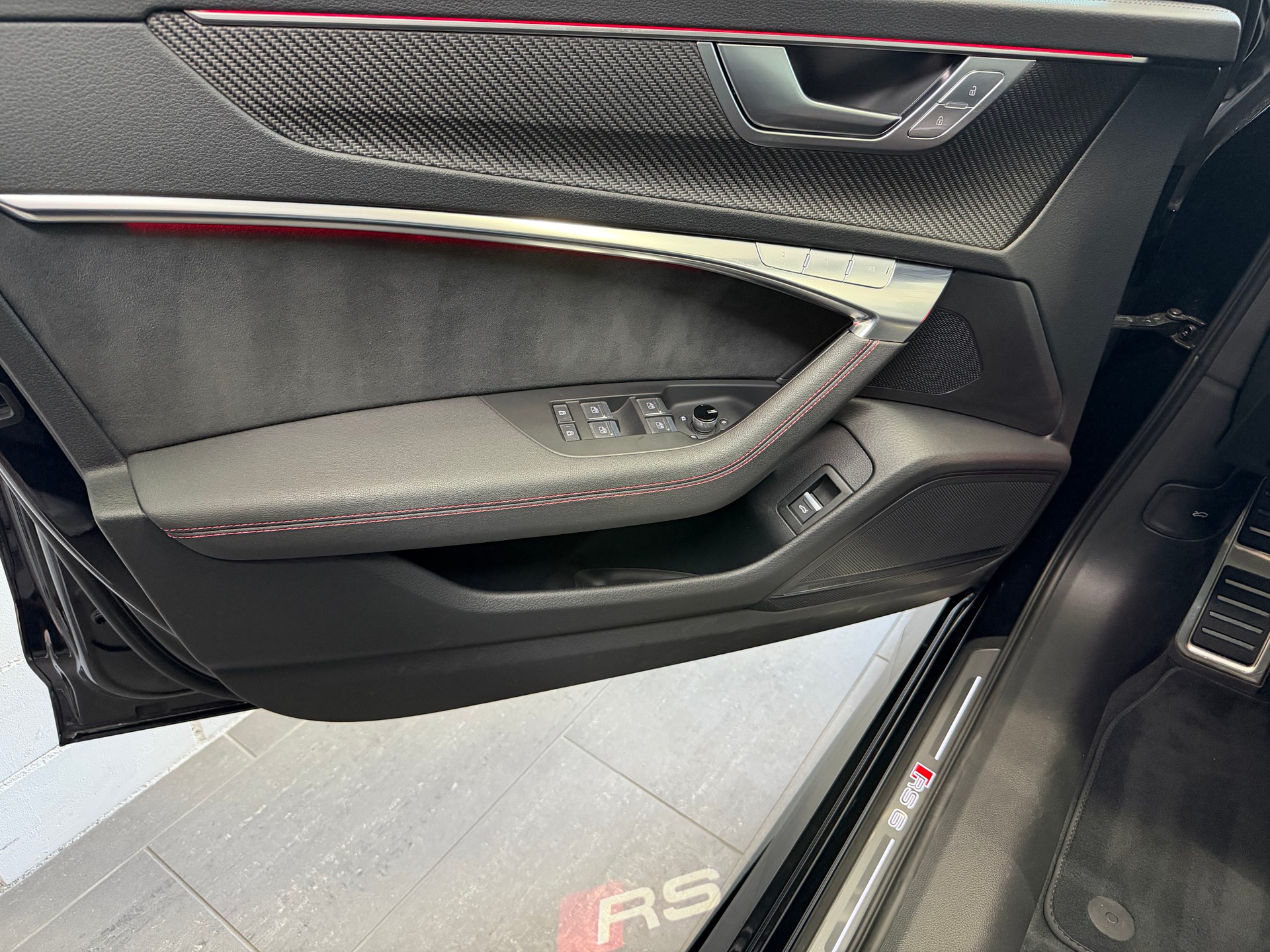 AUDI AUDI RS6 Avant 4.0 TFSI V8 quattro * Sebringschwarz * B&O * 360• * Pano * Headup * Standheizung *-image-12