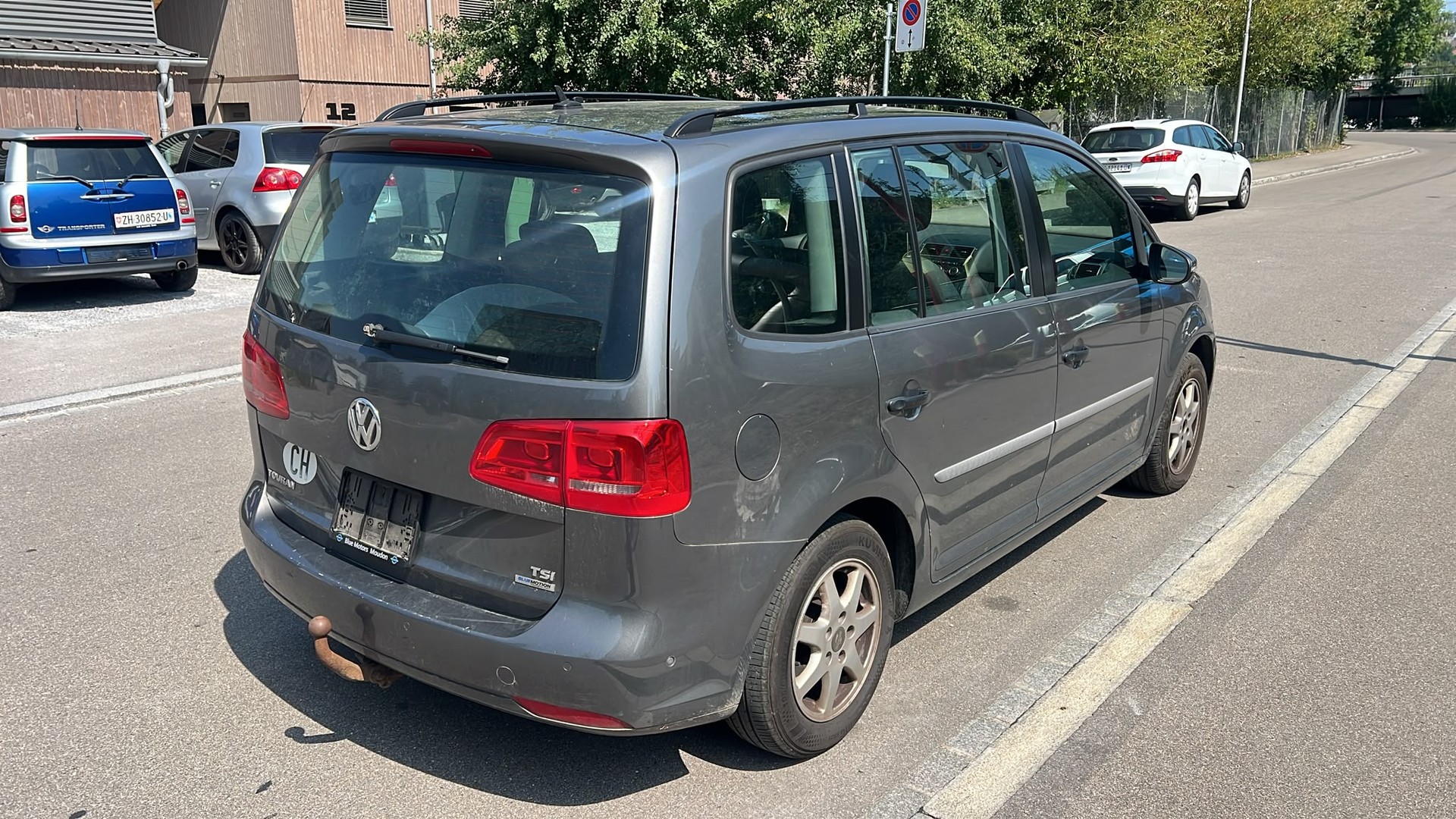 VW Touran 1.2 TSI BlueMotion Technology Trendline-image-5