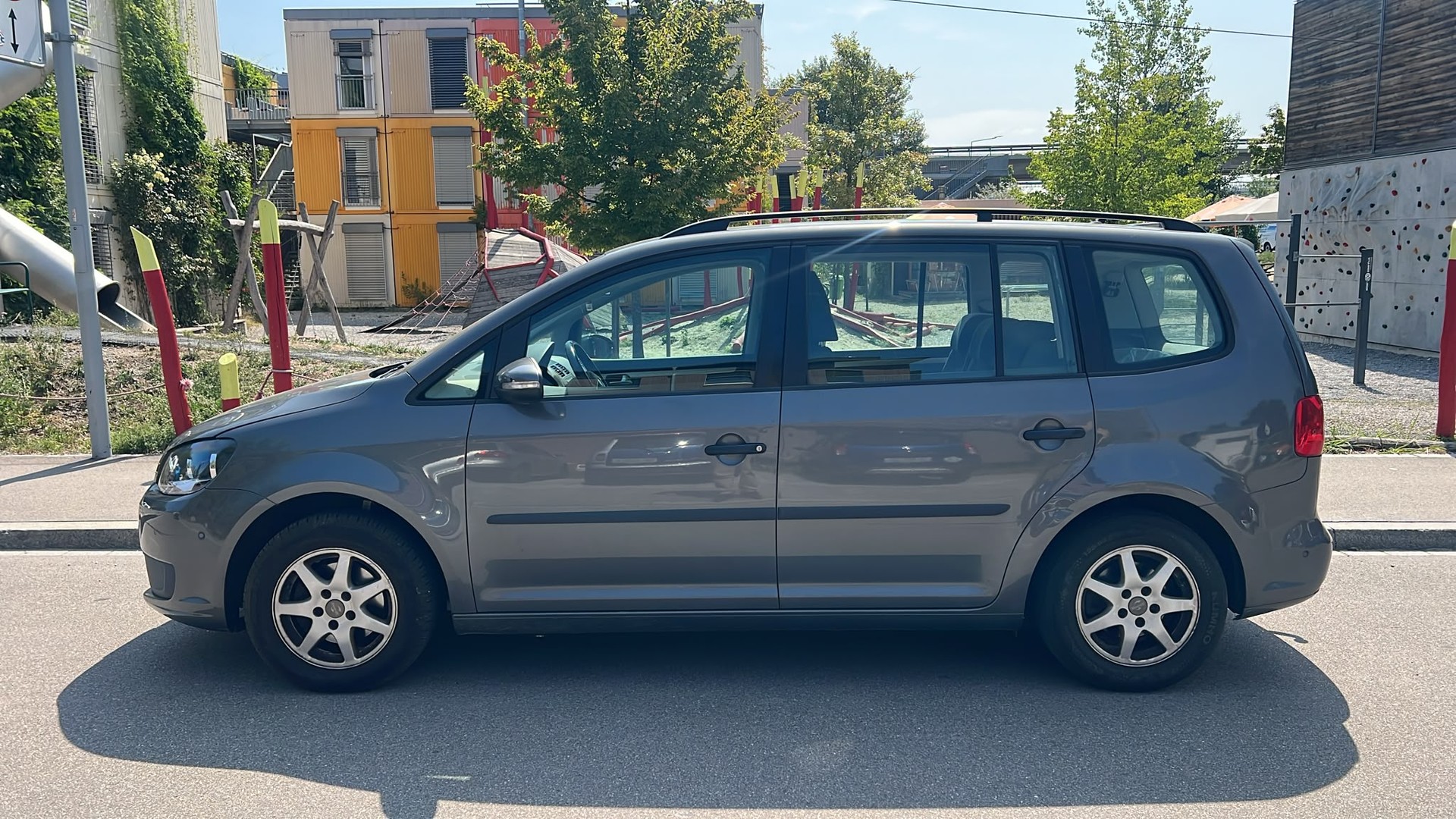 VW Touran 1.2 TSI BlueMotion Technology Trendline-image-4