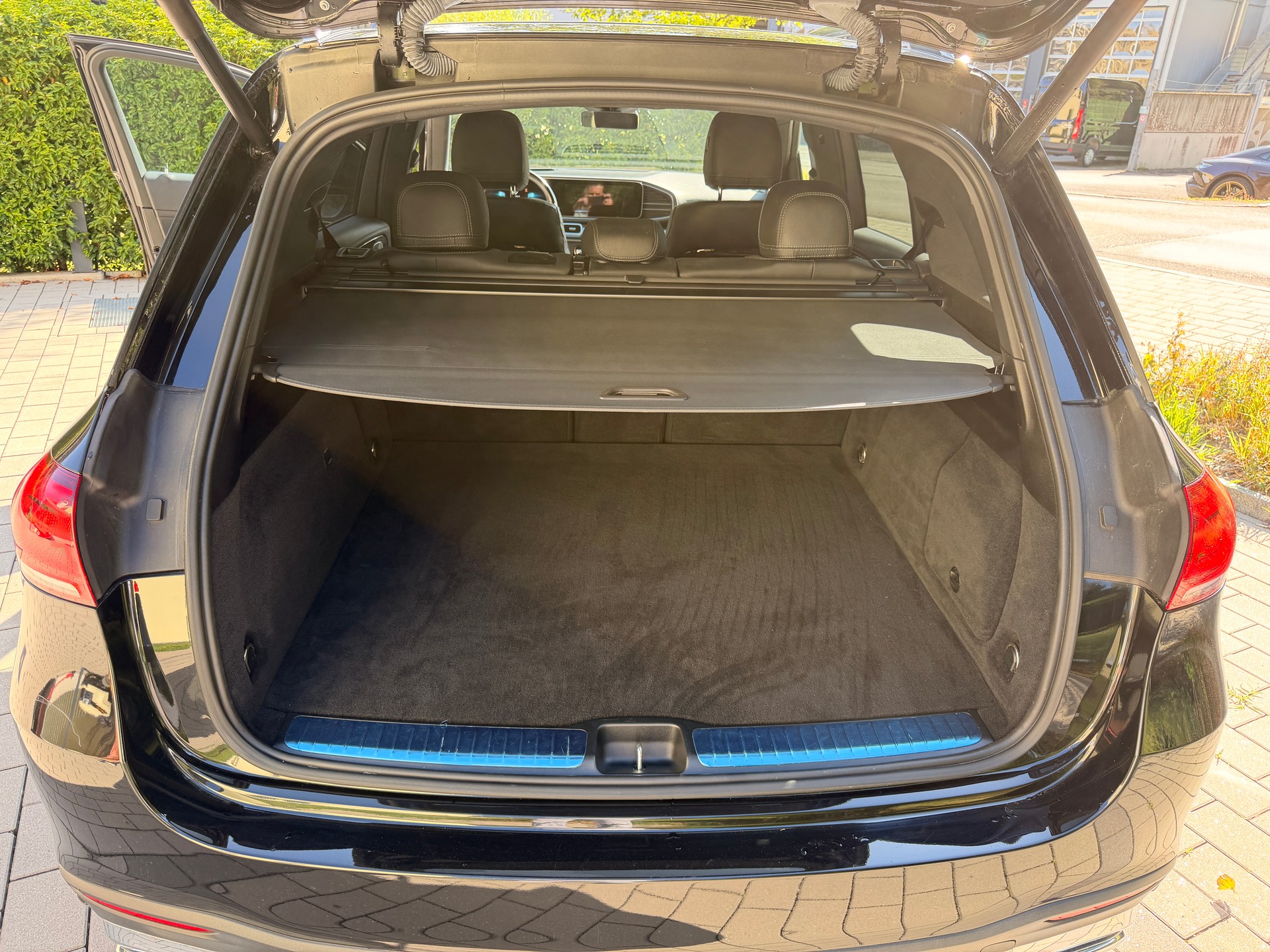 MERCEDES-BENZ GLE 350 e 4Matic AMG Line 9G-Tronic-image-8