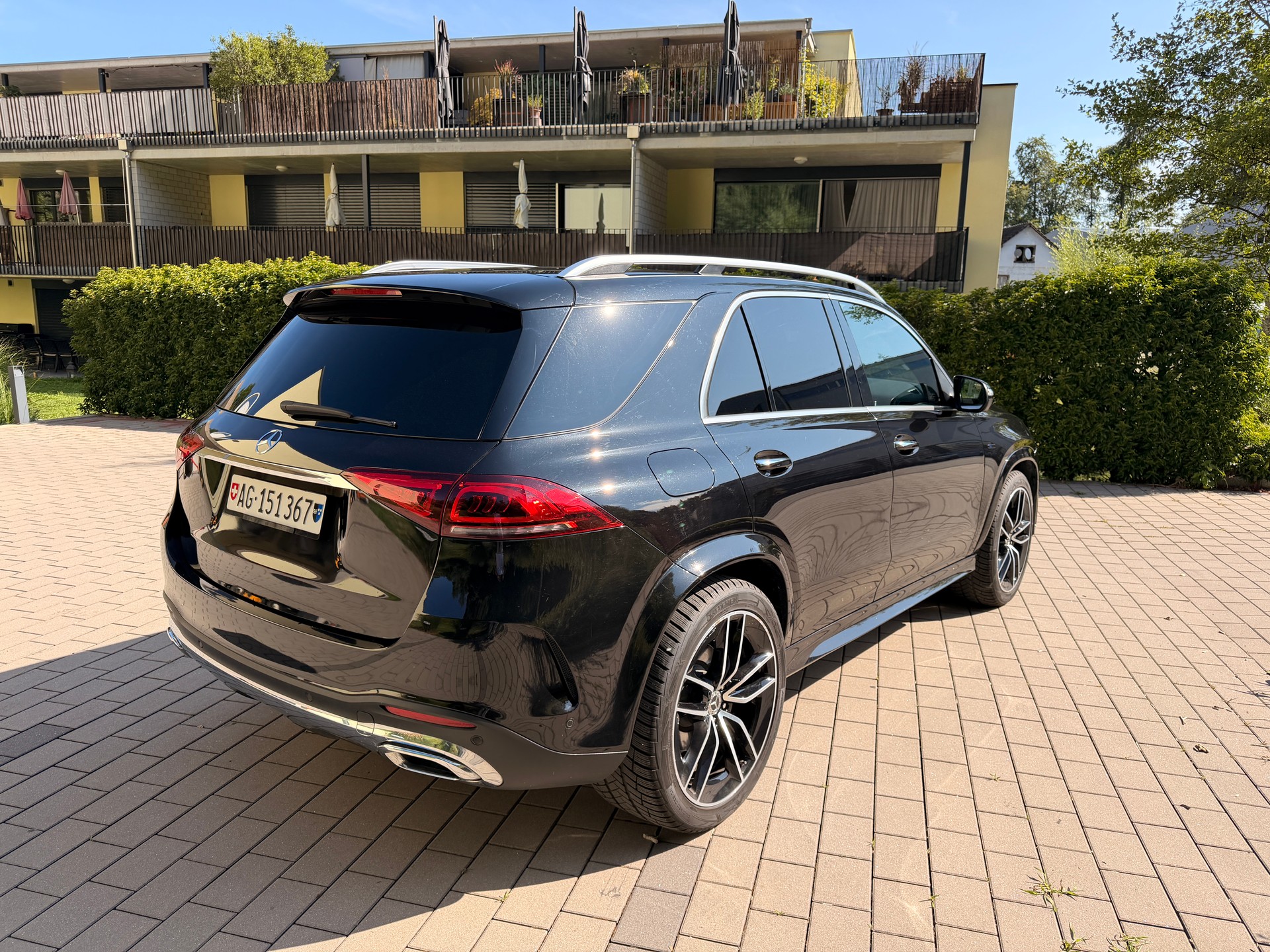 MERCEDES-BENZ GLE 350 e 4Matic AMG Line 9G-Tronic-image-3