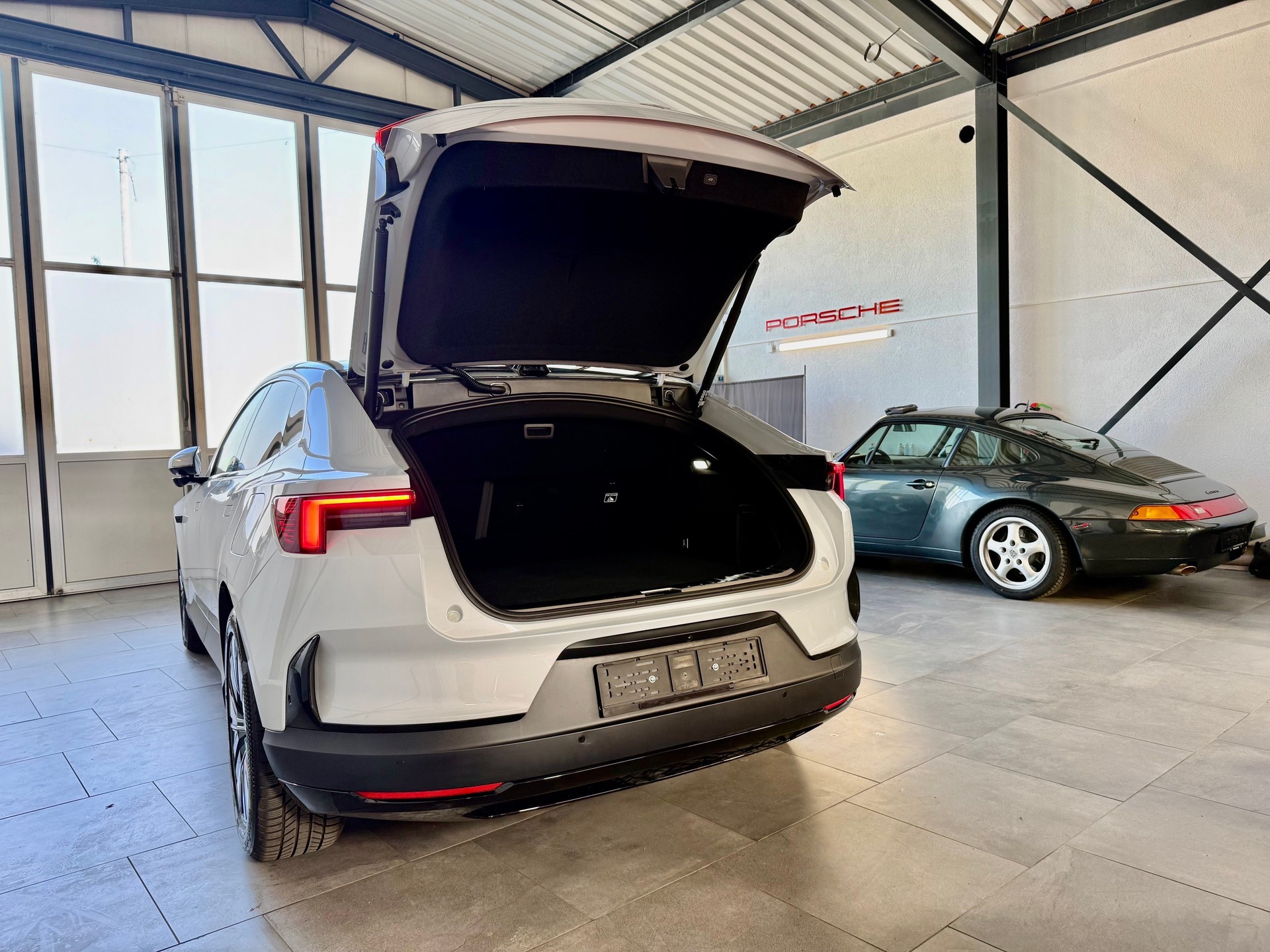 POLESTAR Polestar 4 Long Range 100kWh Plus Swiss Edition-image-5