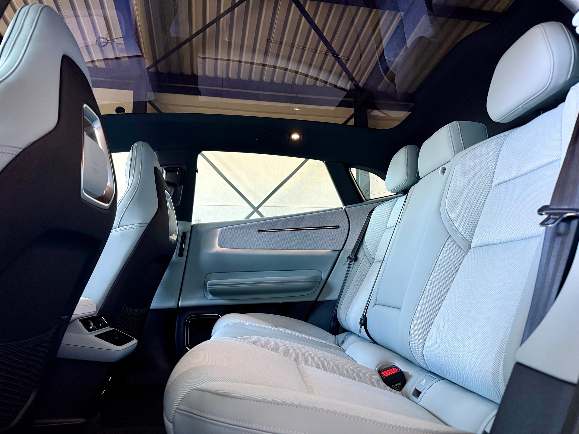 POLESTAR Polestar 4 Long Range 100kWh Plus Swiss Edition-image-11