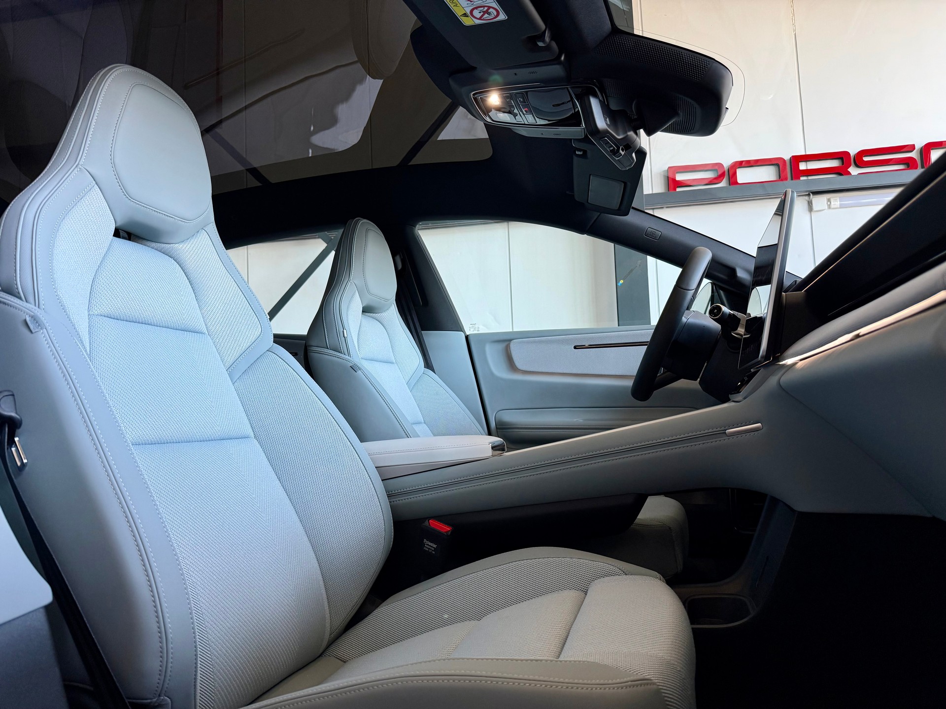 POLESTAR Polestar 4 Long Range 100kWh Plus Swiss Edition-image-10