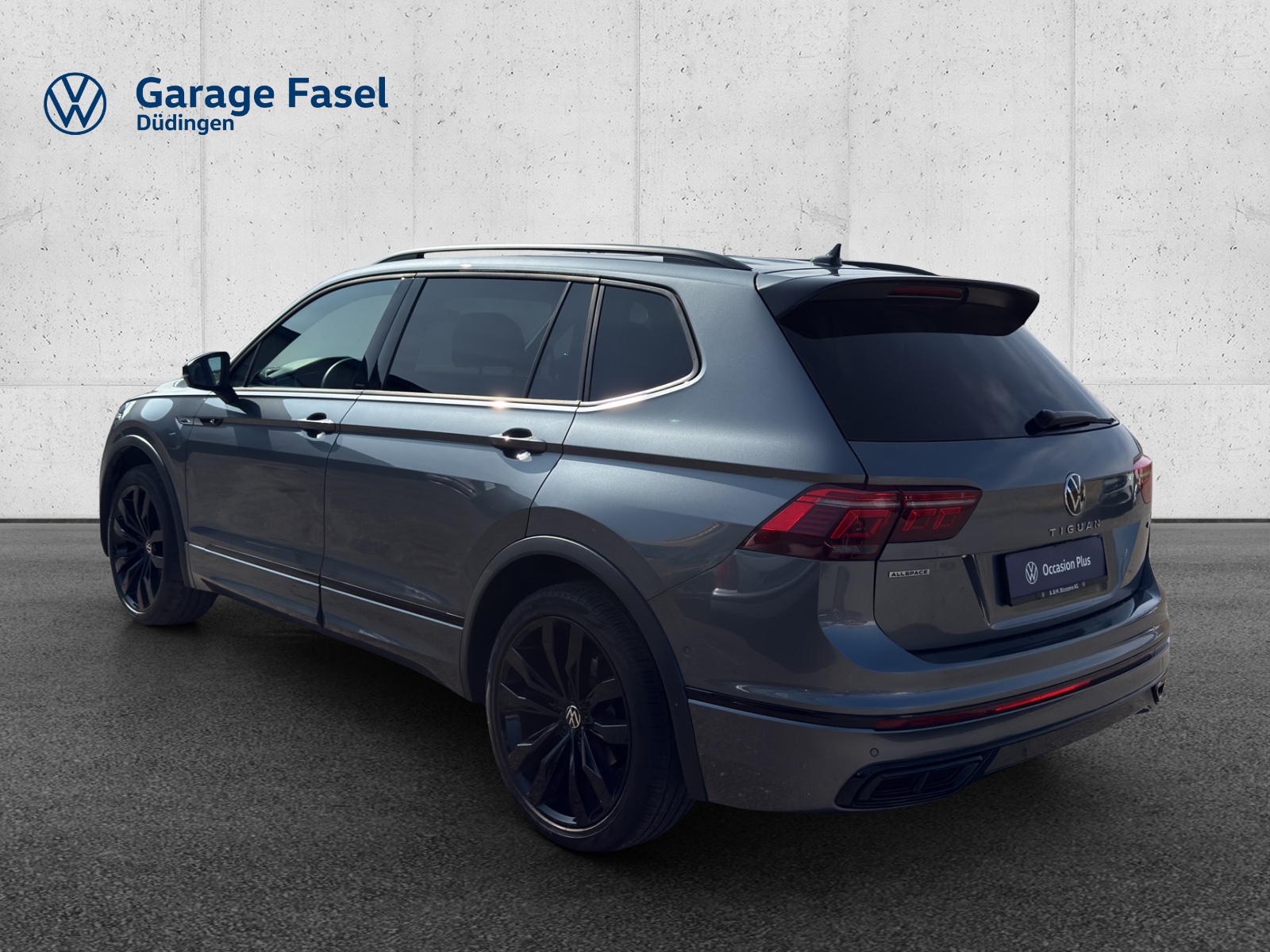 VW Tiguan Allspace 2.0TSI R-Line 4Motion DSG-image-2
