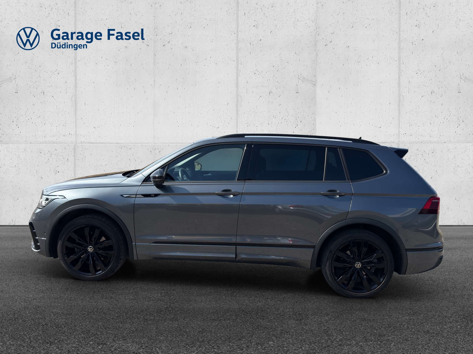 VW Tiguan Allspace 2.0TSI R-Line 4Motion DSG-image-1