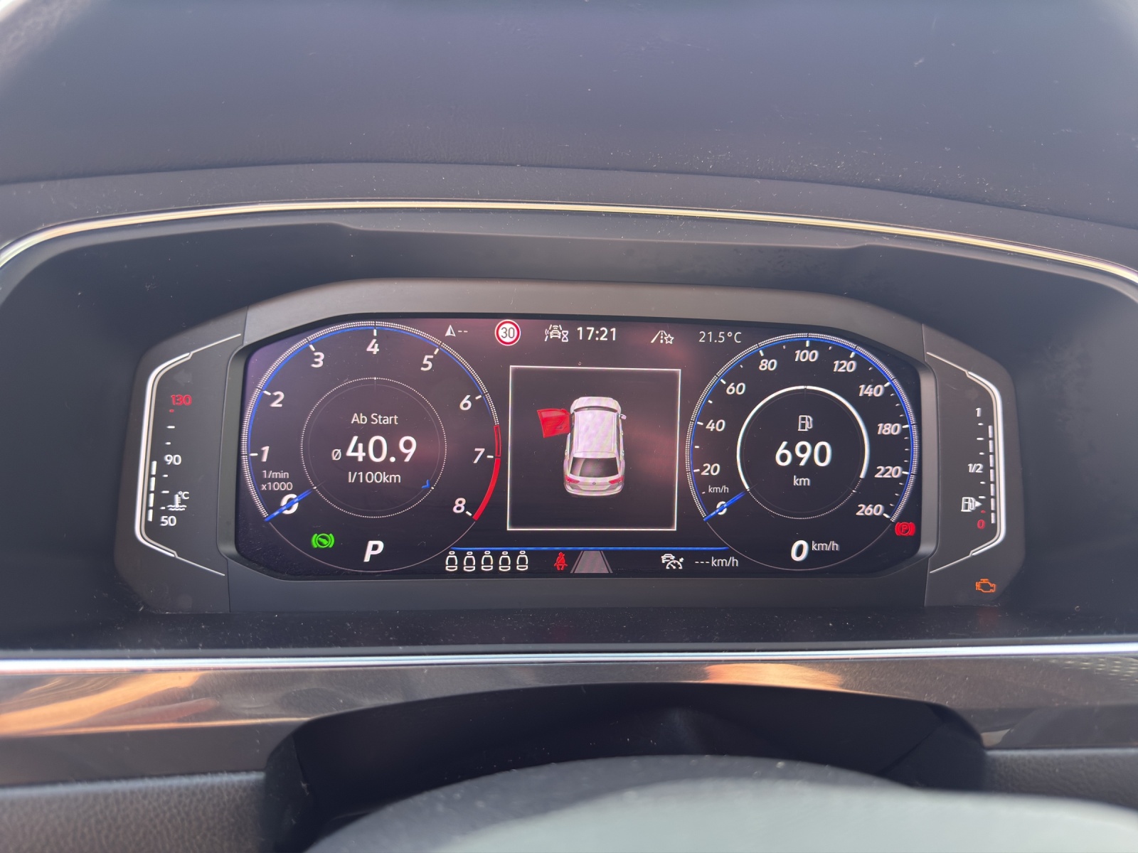 VW Tiguan Allspace 2.0TSI R-Line 4Motion DSG-image-10
