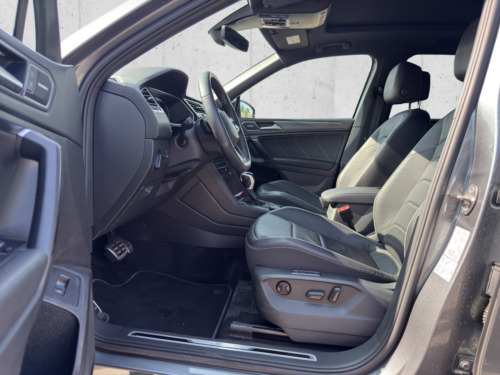 VW Tiguan Allspace 2.0TSI R-Line 4Motion DSG-image-8