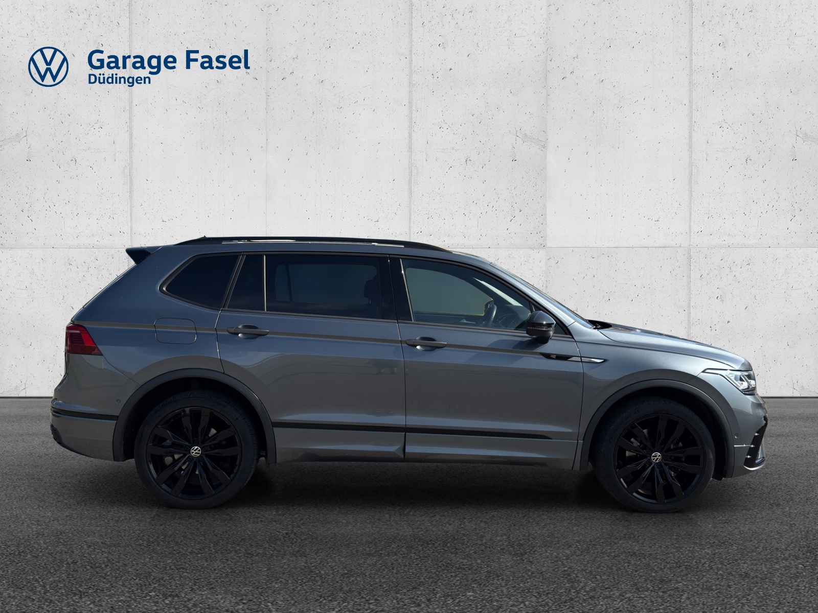VW Tiguan Allspace 2.0TSI R-Line 4Motion DSG-image-5
