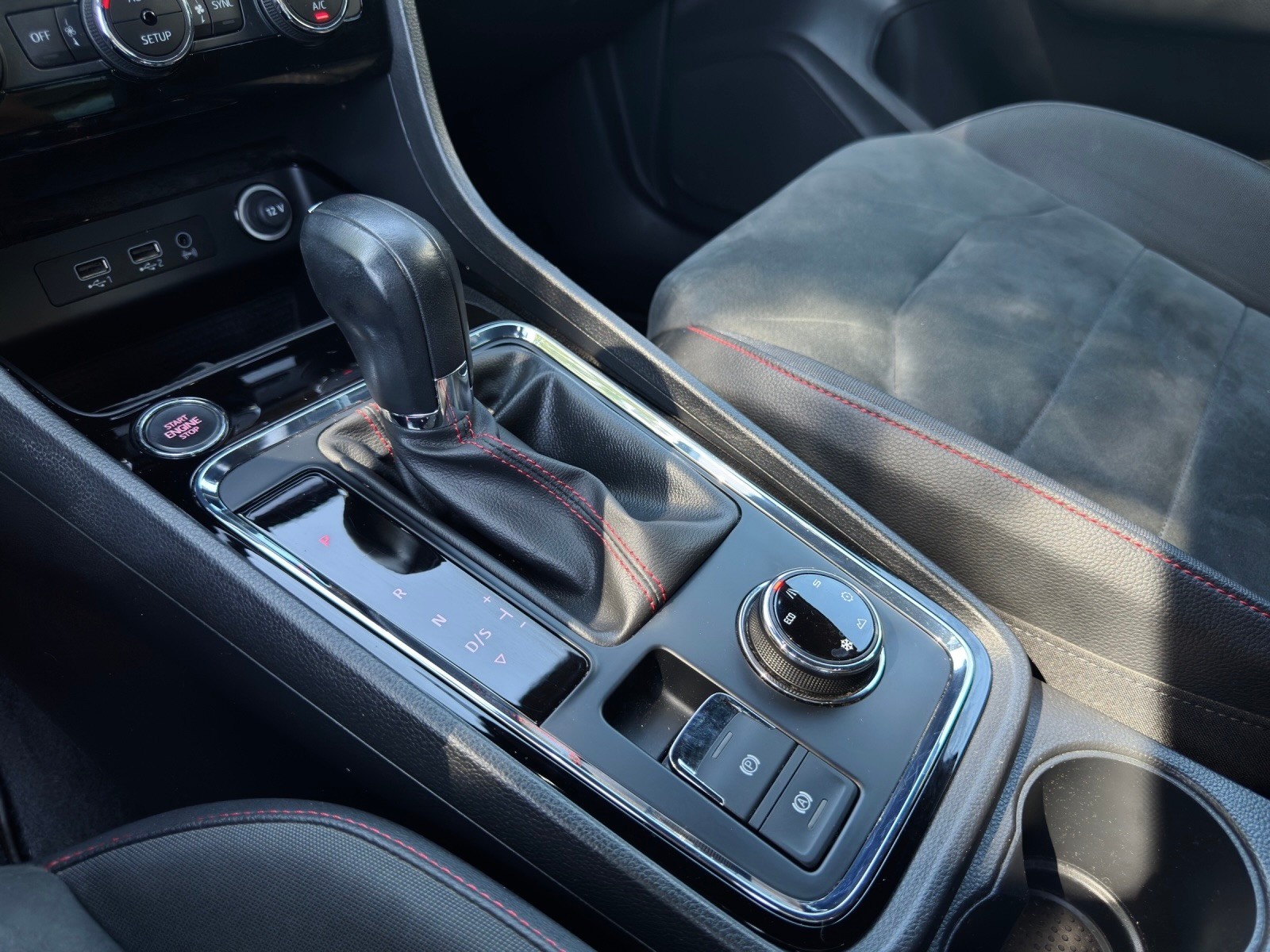 SEAT Ateca 2.0 TSI FR 4Drive DSG-image-17