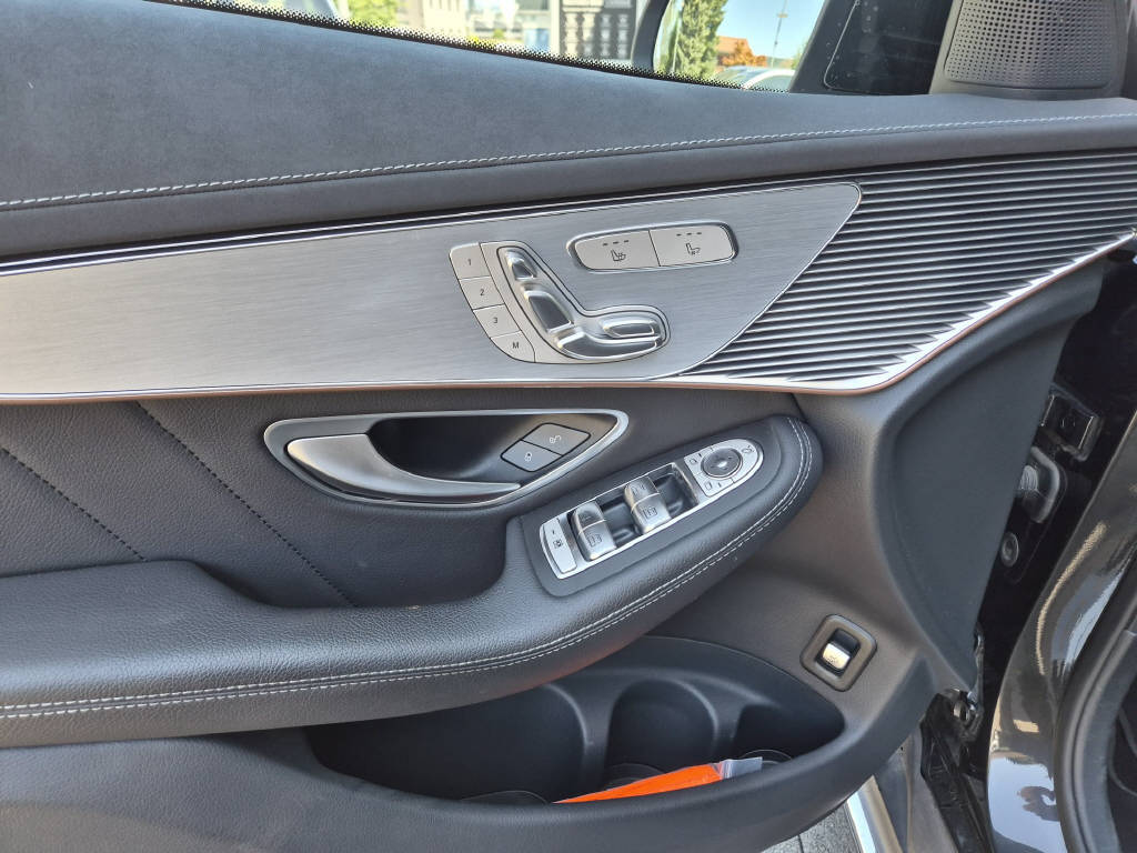MERCEDES-BENZ EQC 400 4Matic AMG Line-image-6