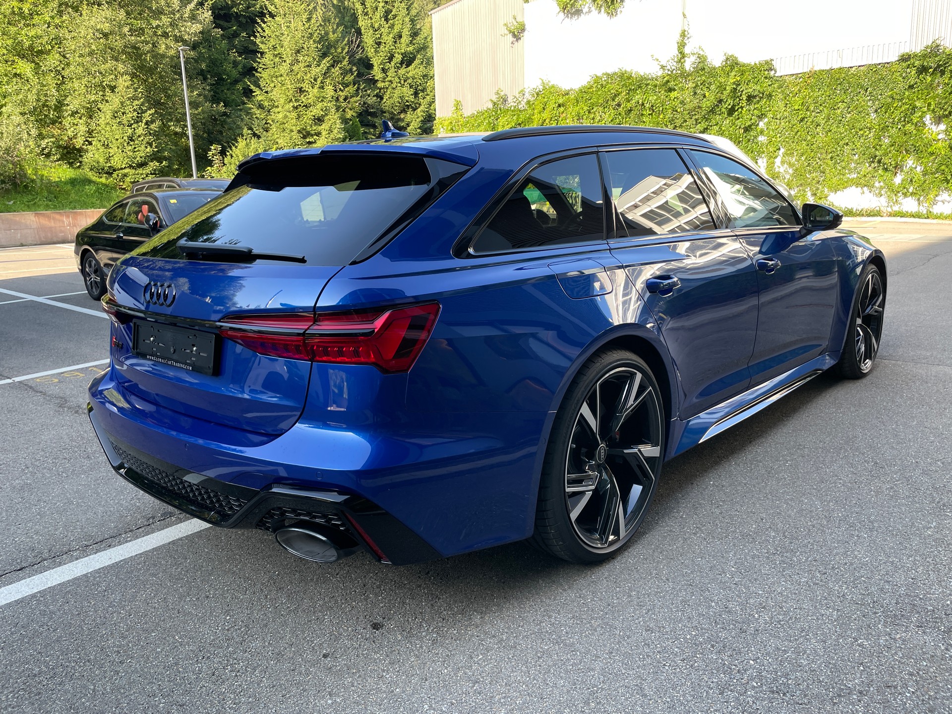 AUDI RS6 Avant 4.0 TFSI V8 quattro Individual Lackierung-image-5