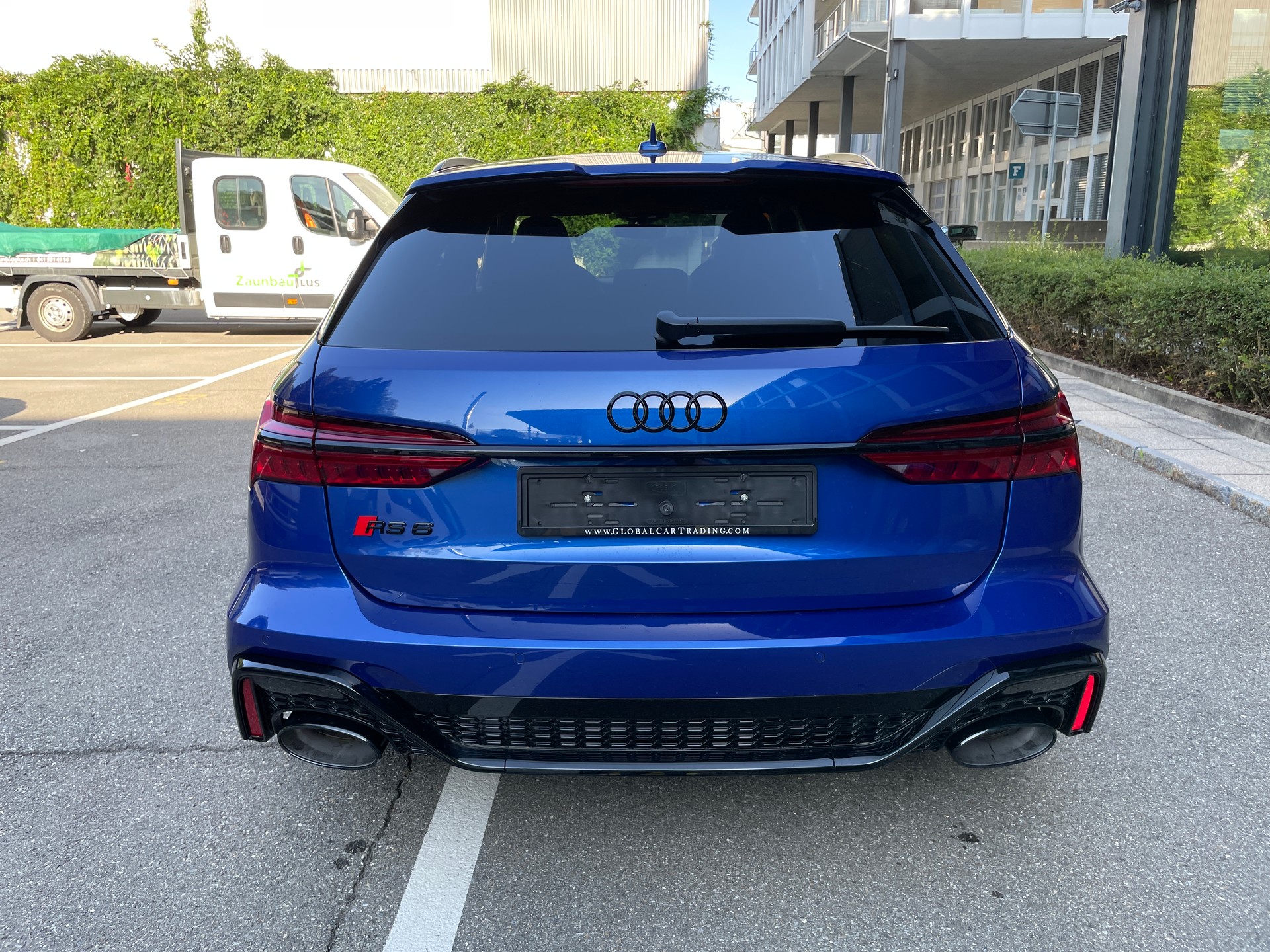 AUDI RS6 Avant 4.0 TFSI V8 quattro Individual Lackierung-image-3