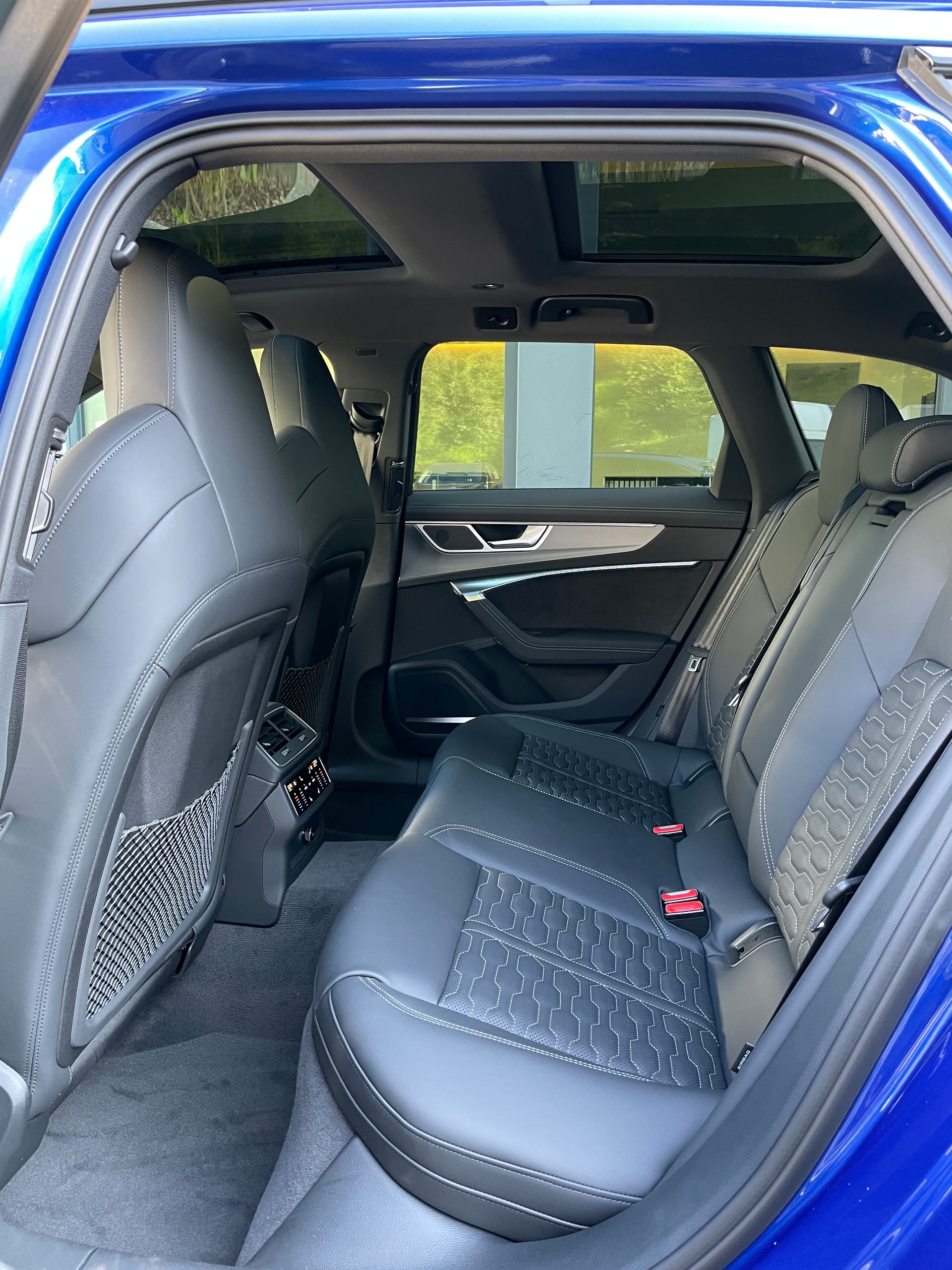 AUDI RS6 Avant 4.0 TFSI V8 quattro Individual Lackierung-image-14