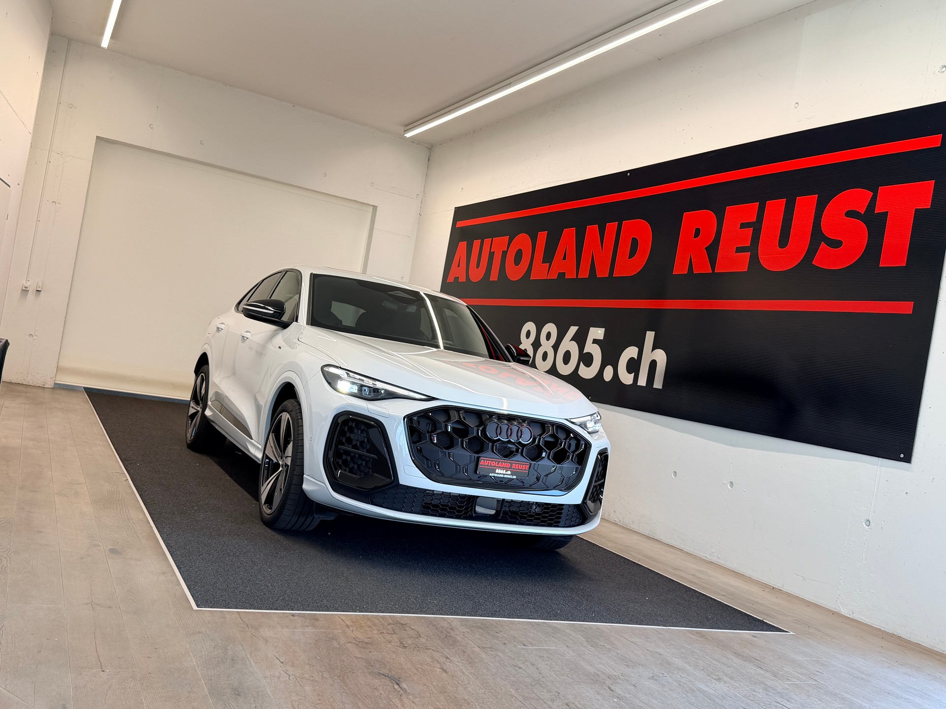 AUDI AUDI Q5 Sportback S Line e-hybrid quattro 220 kW S-tronic-image-0