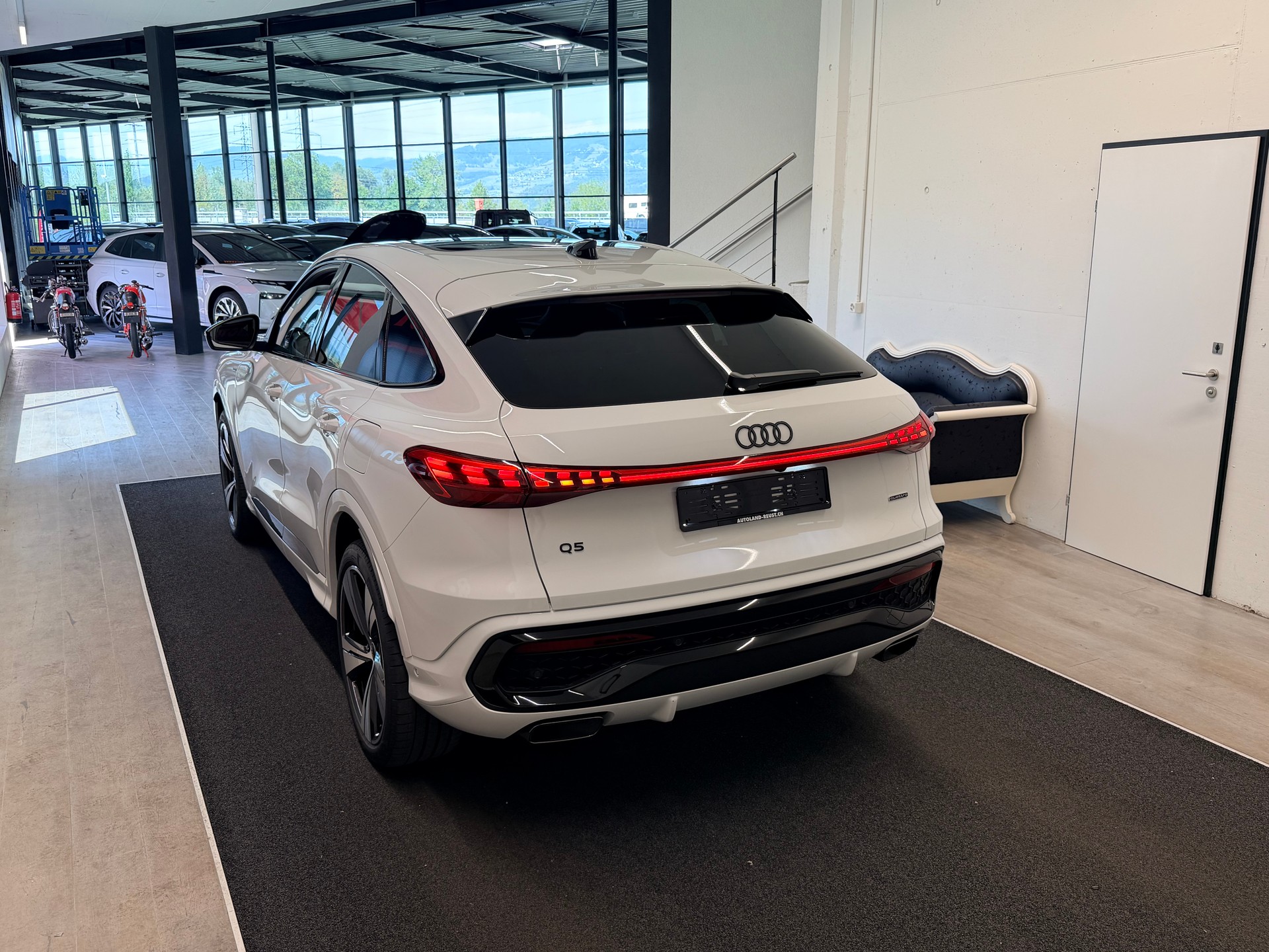 AUDI AUDI Q5 Sportback S Line e-hybrid quattro 220 kW S-tronic-image-7