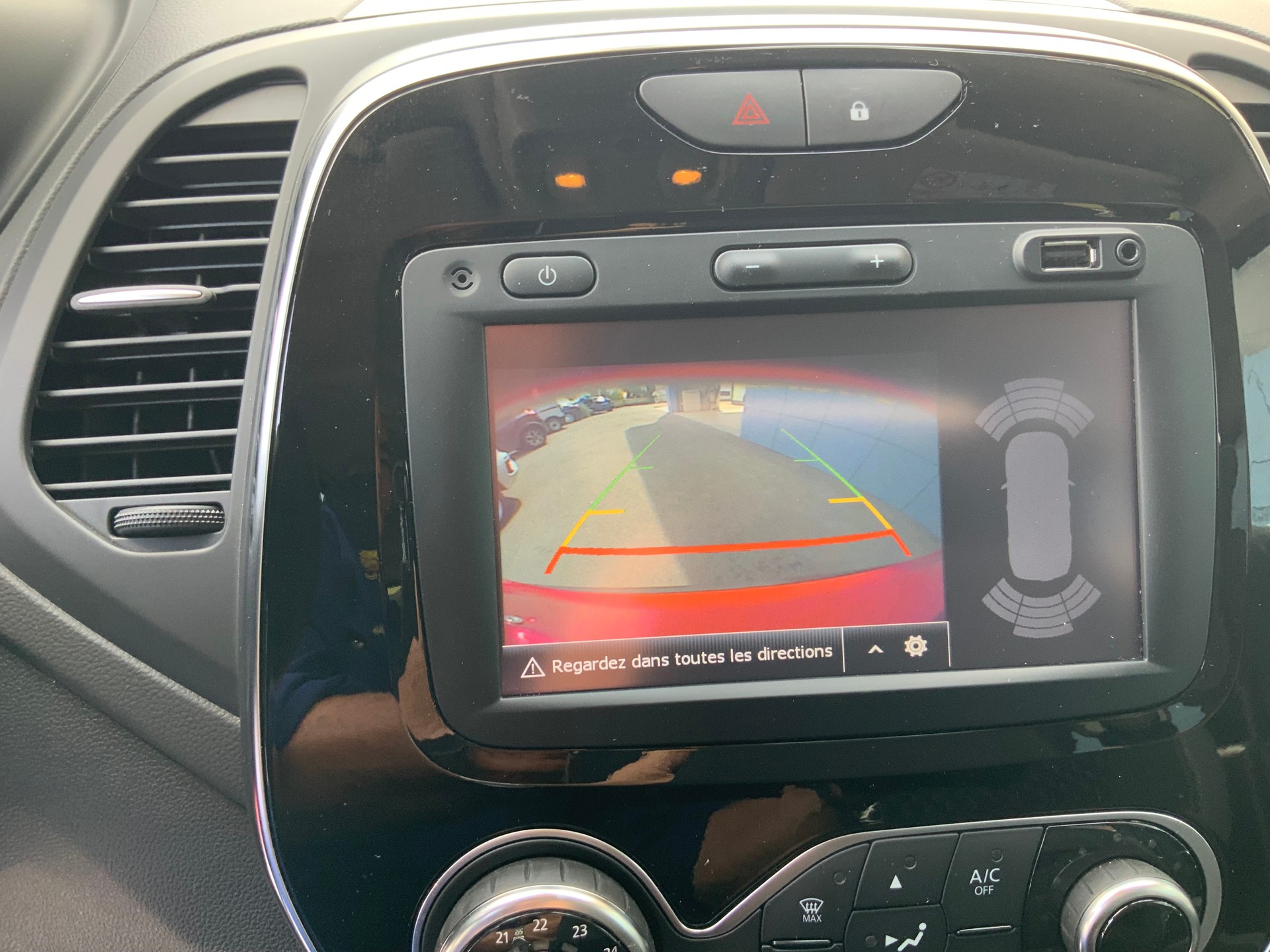 RENAULT Captur 1.2 T 16V Intens EDC-image-6