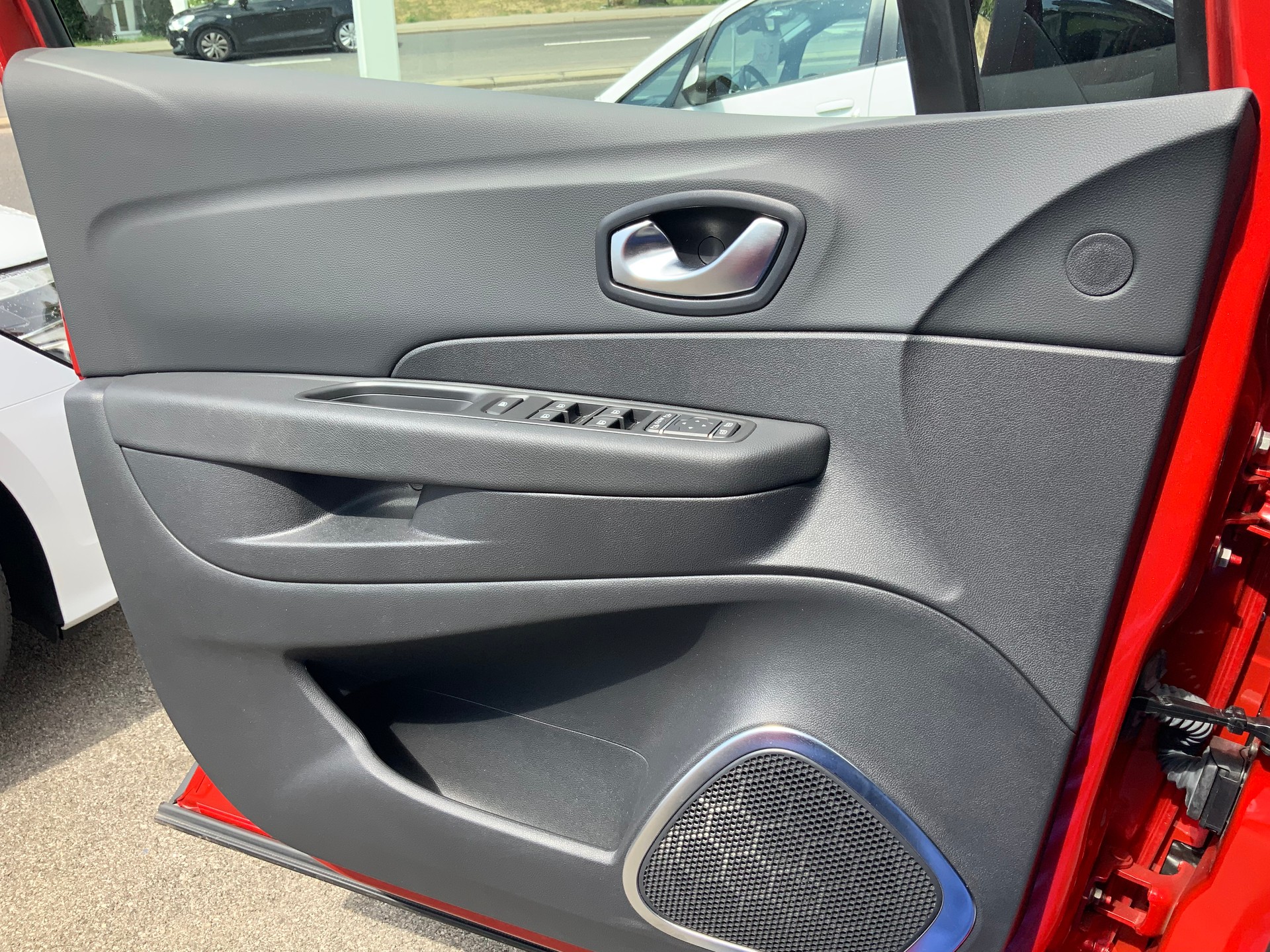 RENAULT Captur 1.2 T 16V Intens EDC-image-8