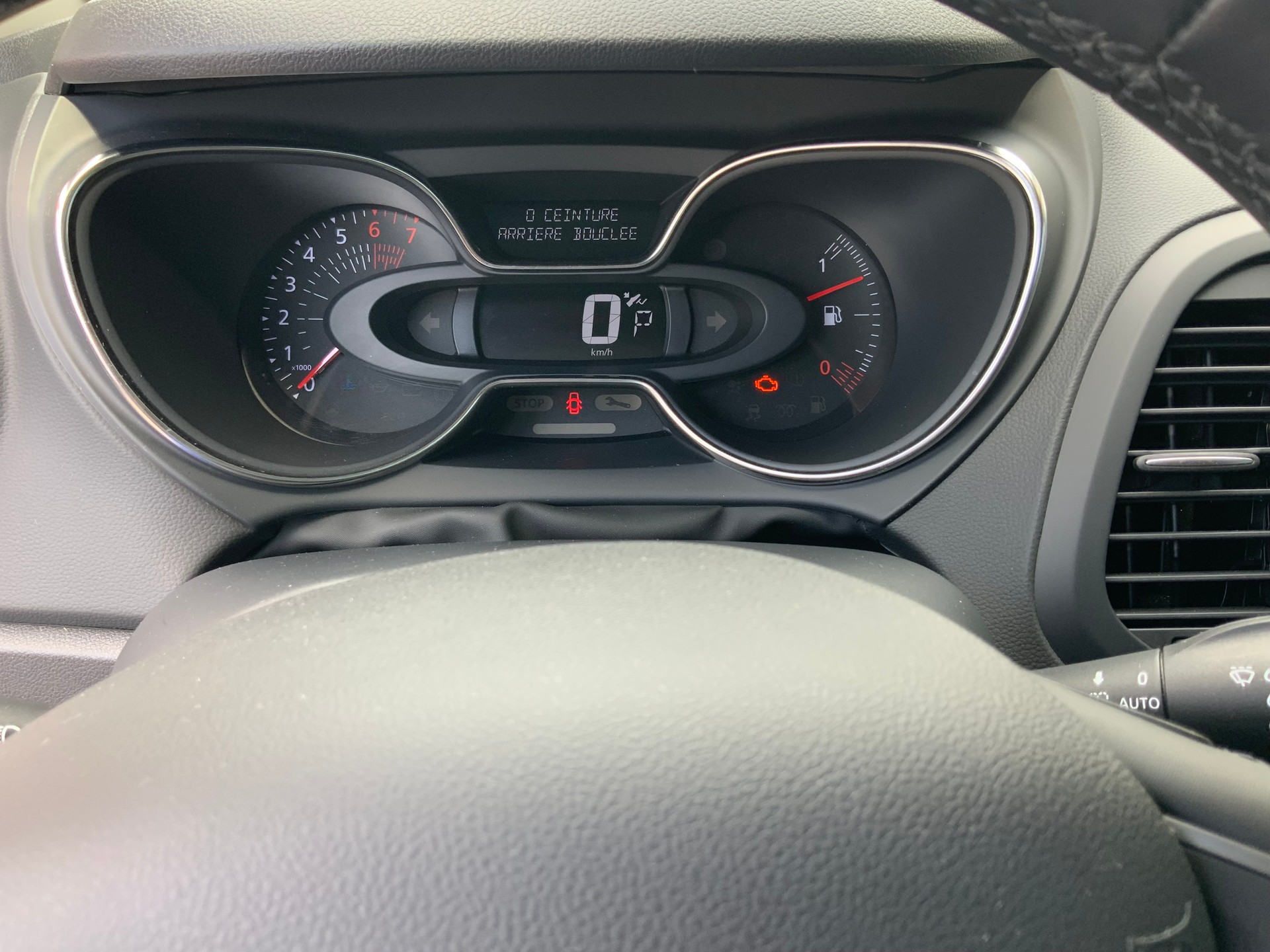 RENAULT Captur 1.2 T 16V Intens EDC-image-10
