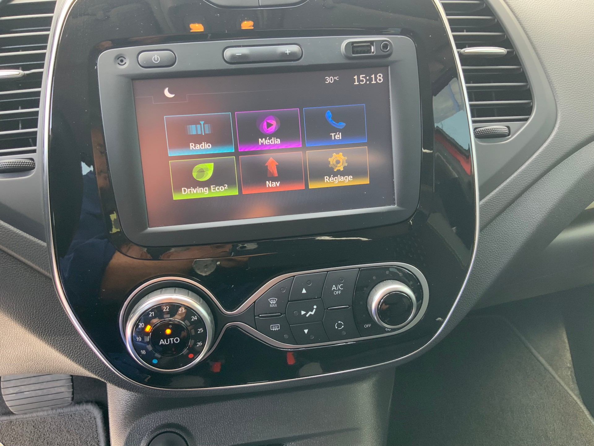 RENAULT Captur 1.2 T 16V Intens EDC-image-7