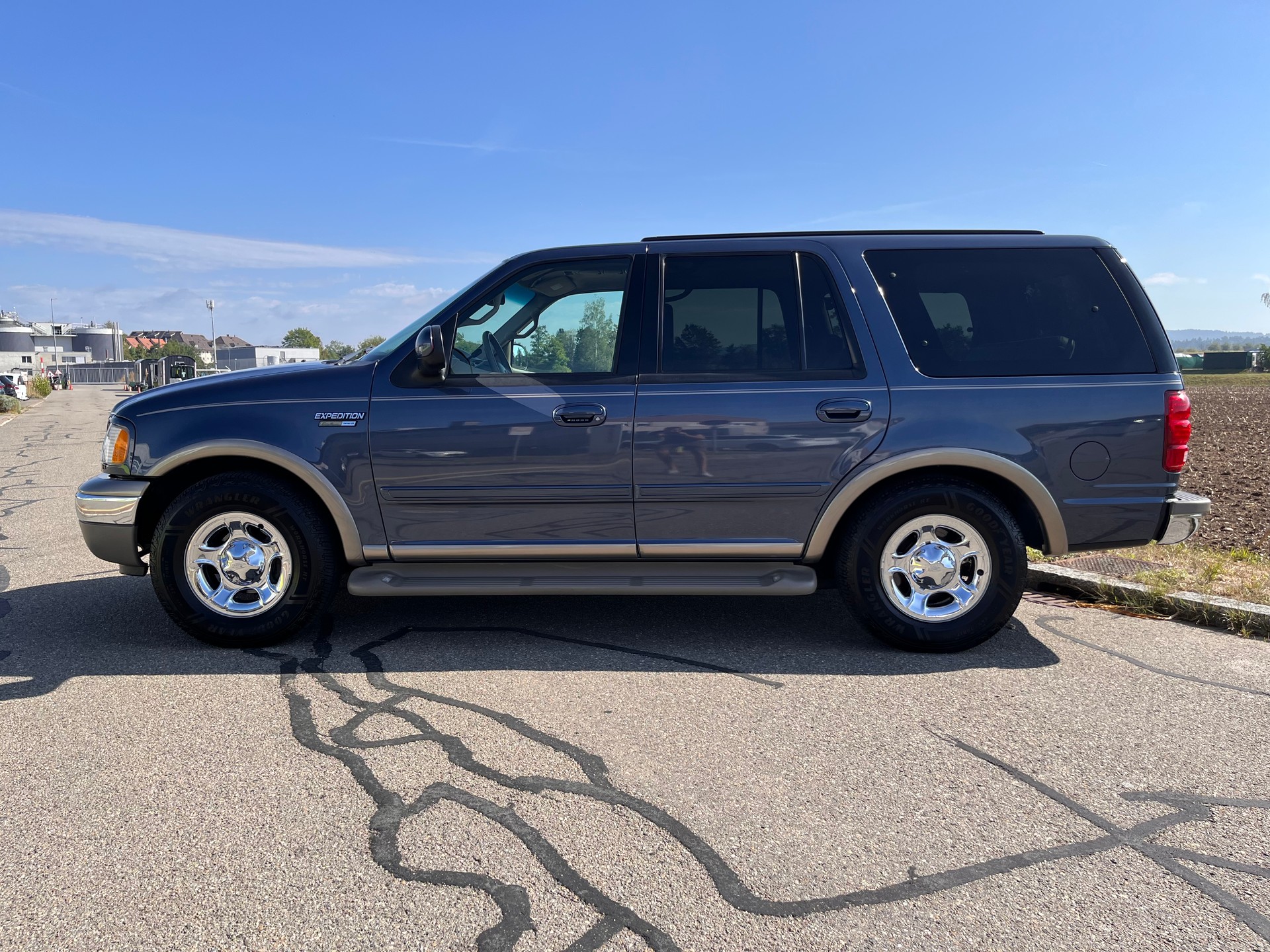 FORD Expedition 5.4 Triton Eddie Bauer Edition 4x4 * ZEITKAPSEL FAHRZEUG - 1.HAND *-showroom-element-2