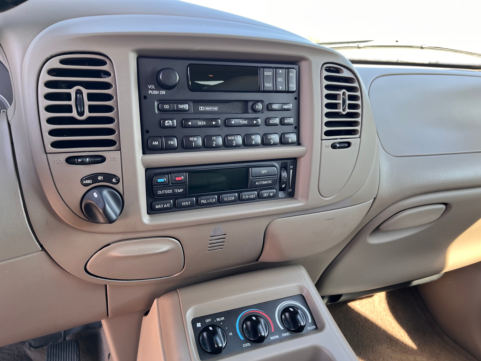FORD Expedition 5.4 Triton Eddie Bauer Edition 4x4 * ZEITKAPSEL FAHRZEUG - 1.HAND *-image-18