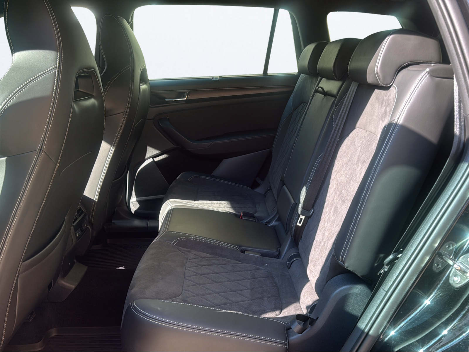 SKODA Kodiaq 2.0 TSI 4x4 SportLine-image-13