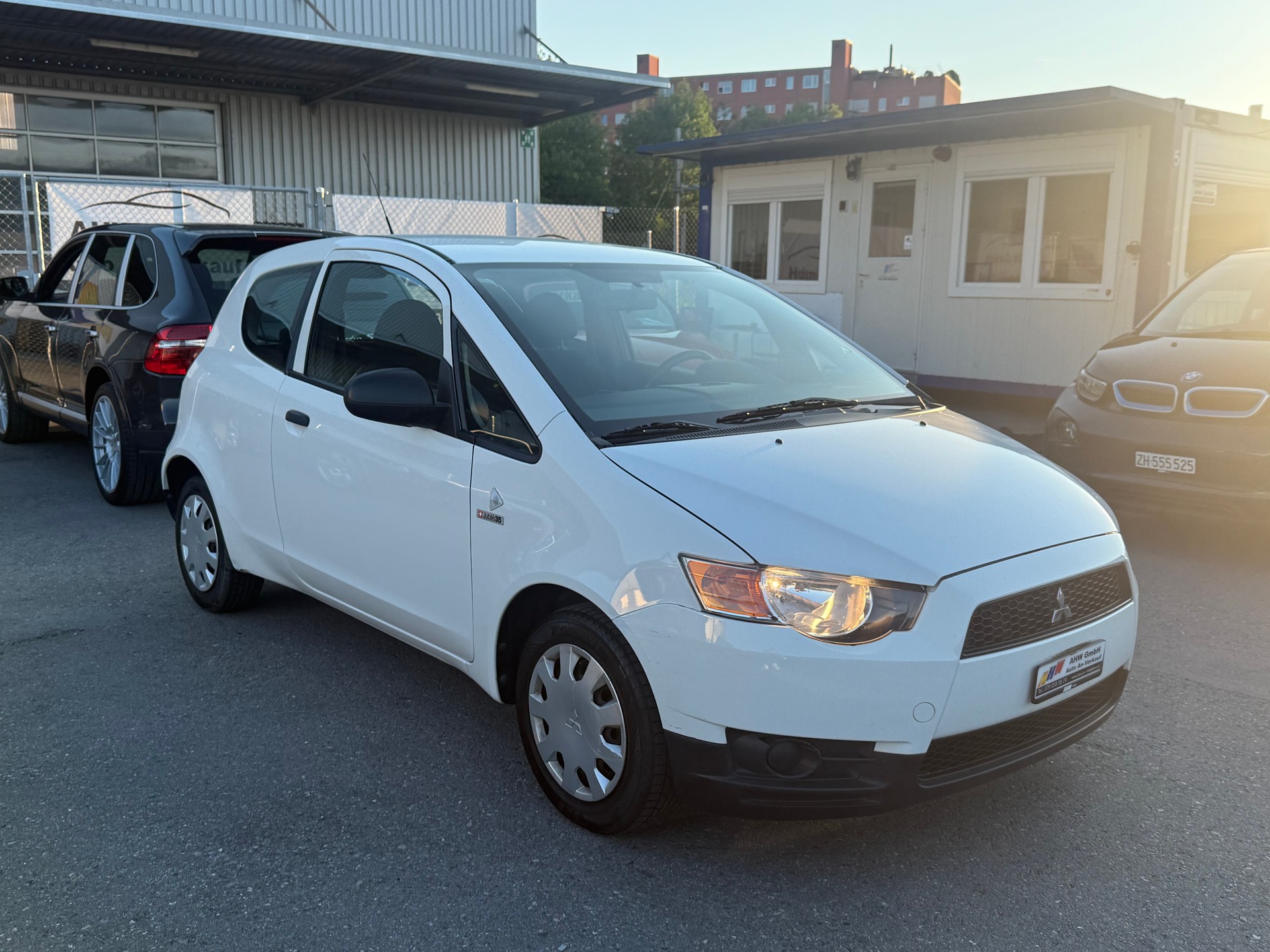 MITSUBISHI Colt 1.1 12V Super Jubilé / Frisch ab MFK 01.06.2026 / ab Service 02.2026 / 1.Hand-image-2