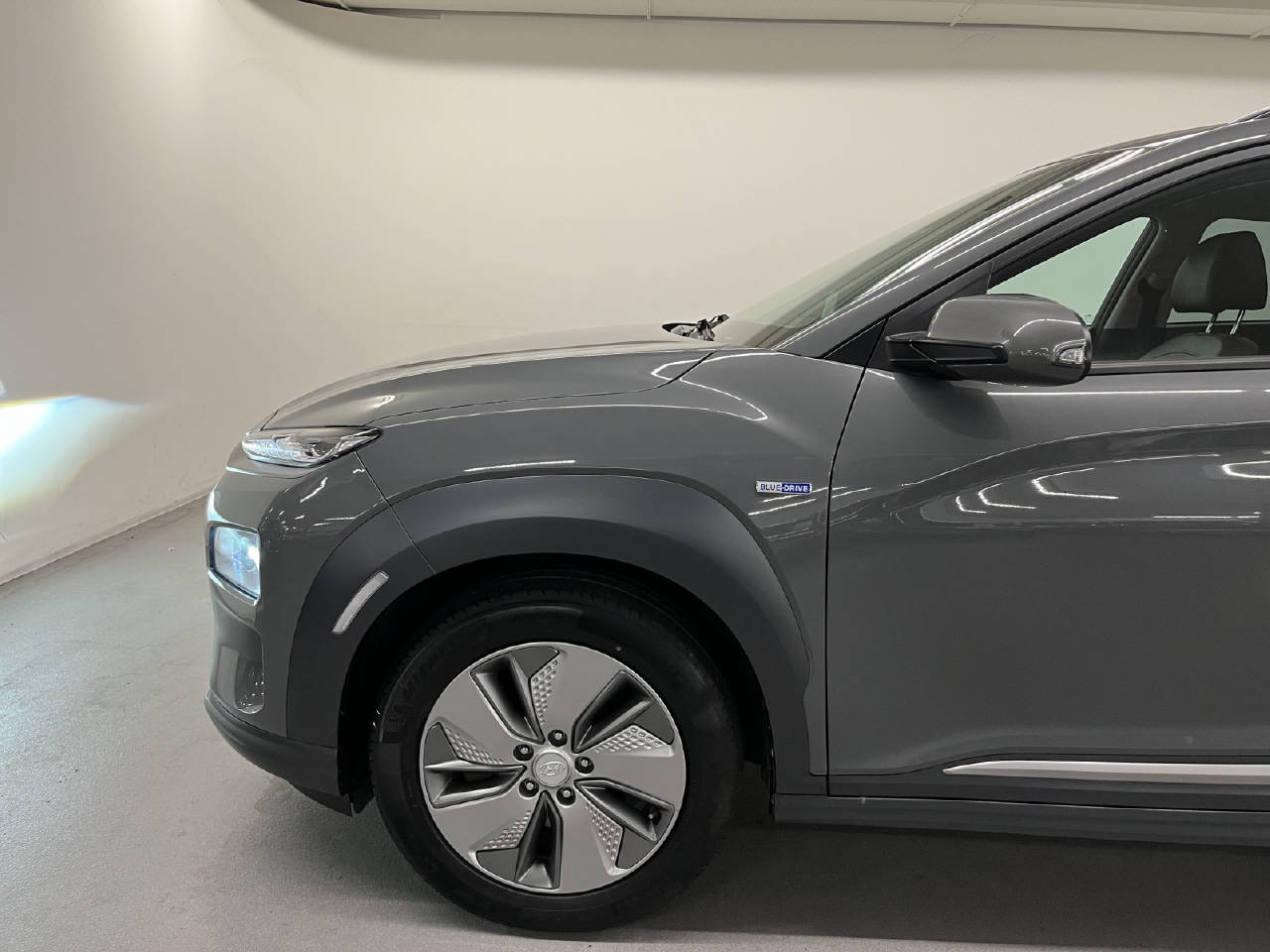 HYUNDAI Kona 64 kWh Electric Vertex-image-2