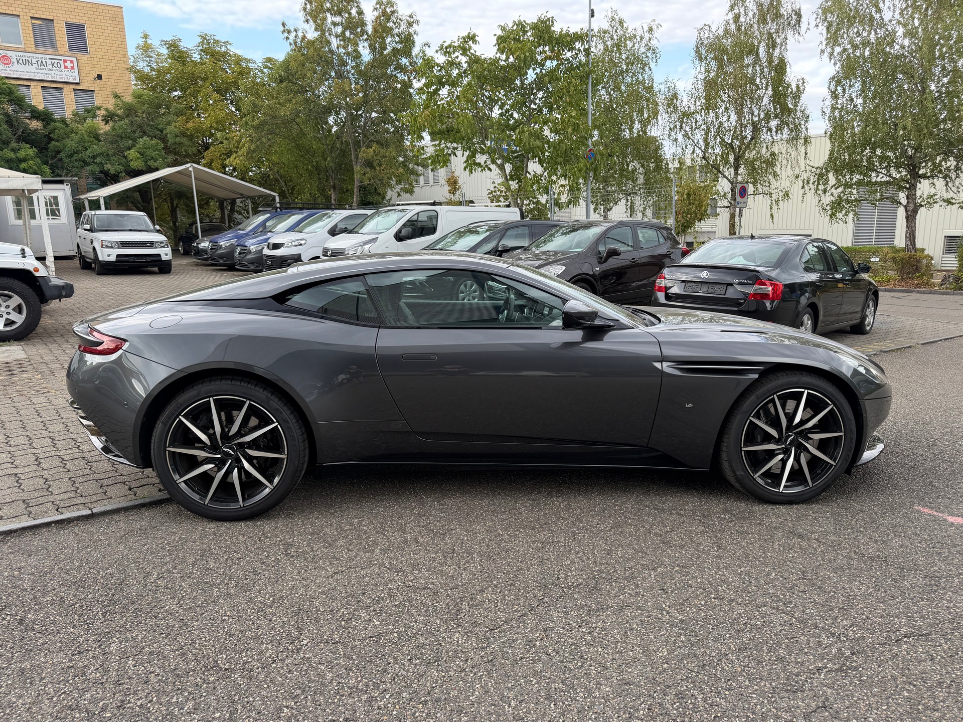 ASTON MARTIN DB11 V12 Touchtronic 3-image-4