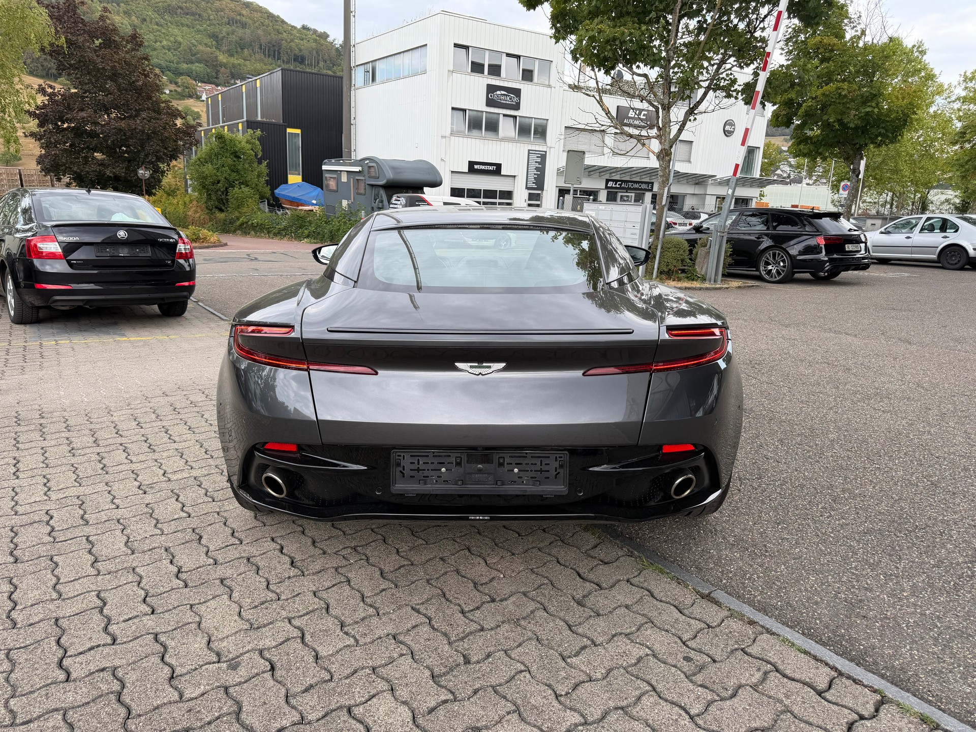ASTON MARTIN DB11 V12 Touchtronic 3-image-3