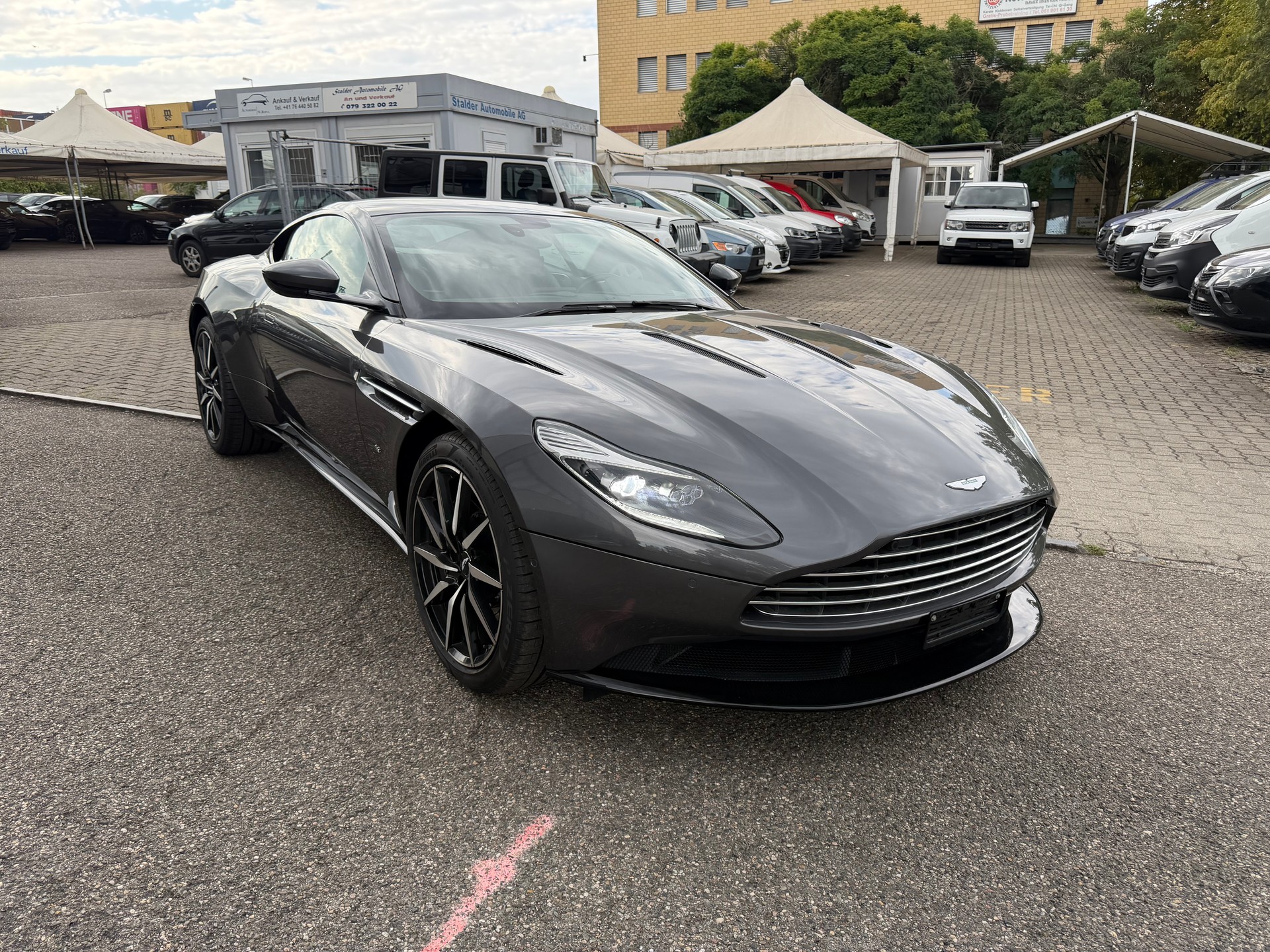 ASTON MARTIN DB11 V12 Touchtronic 3-image-2