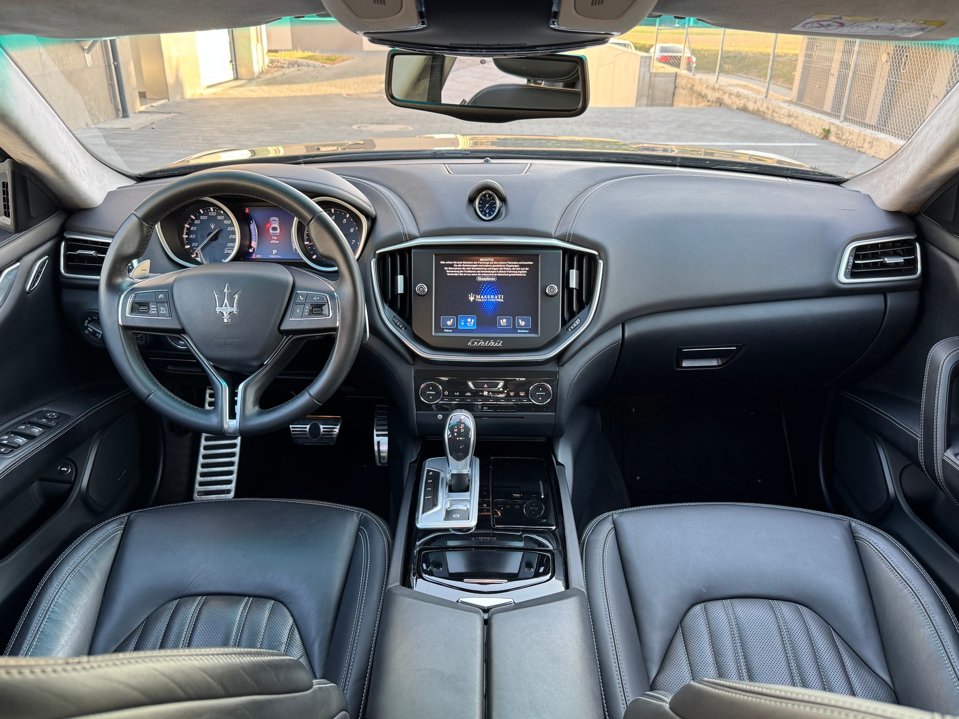 MASERATI Ghibli S Q4 3.0 V6 Swiss Mountain Ed. Automatica-image-11