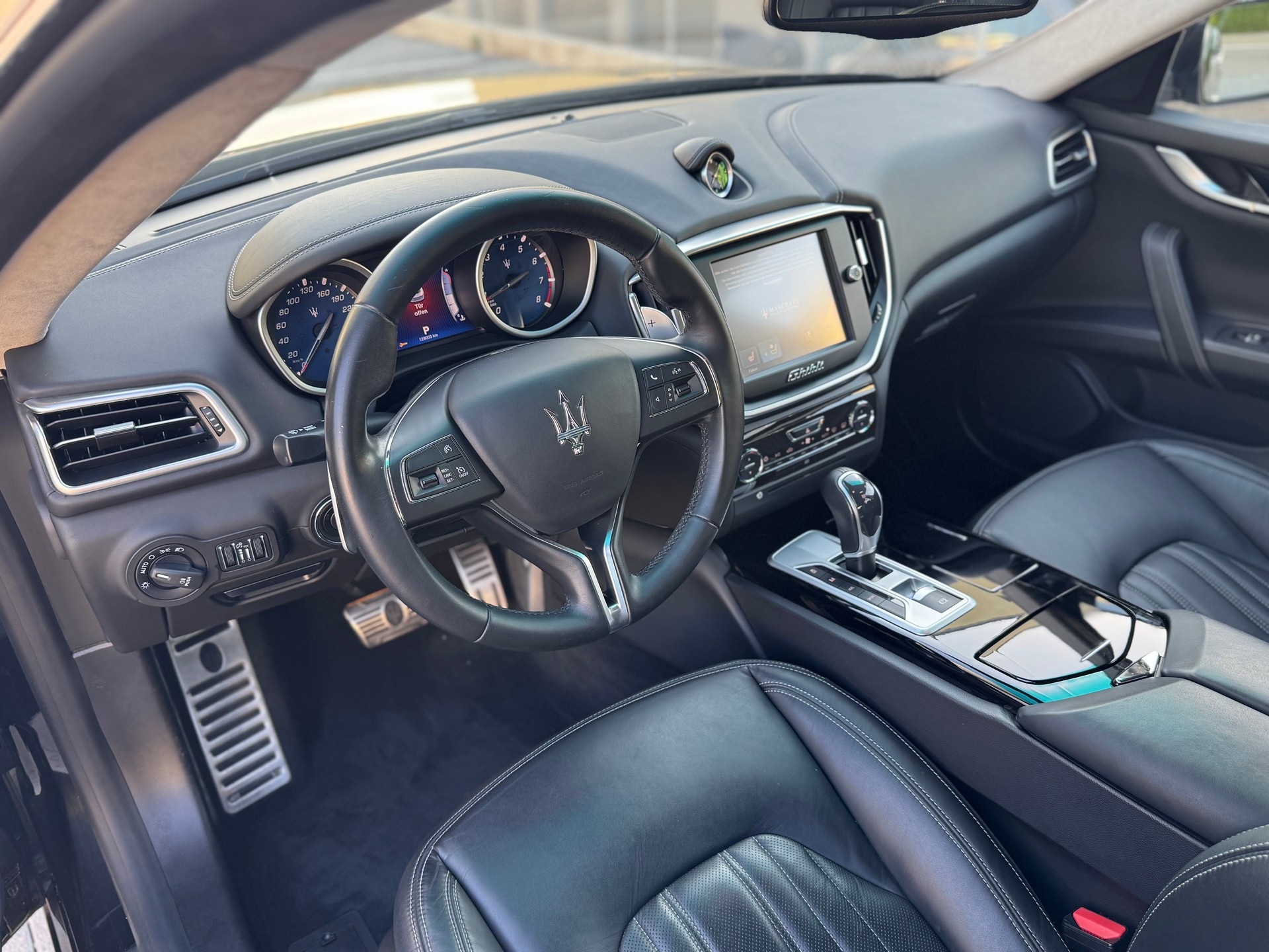 MASERATI Ghibli S Q4 3.0 V6 Swiss Mountain Ed. Automatica-image-9