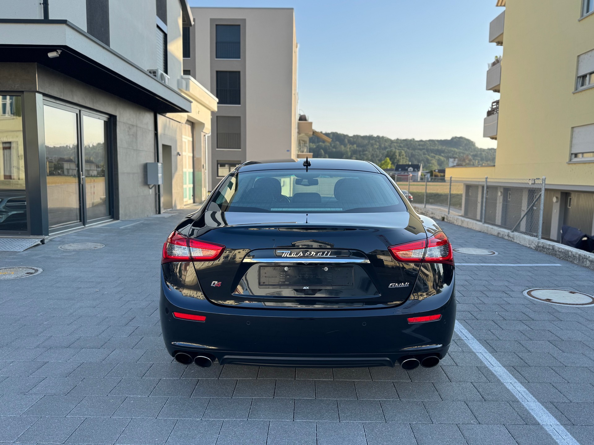 MASERATI Ghibli S Q4 3.0 V6 Swiss Mountain Ed. Automatica-image-3