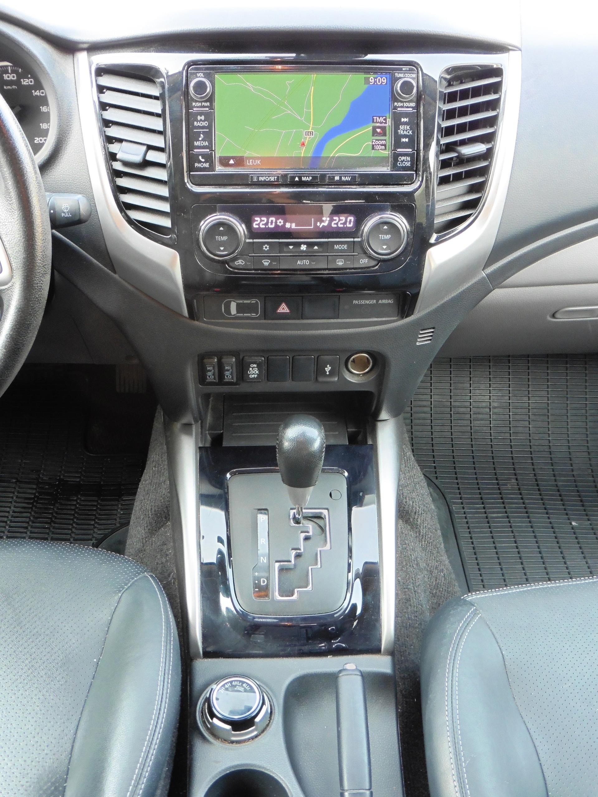 FIAT Fullback LX 2.4 MJ DC Swiss 4WD A-image-17