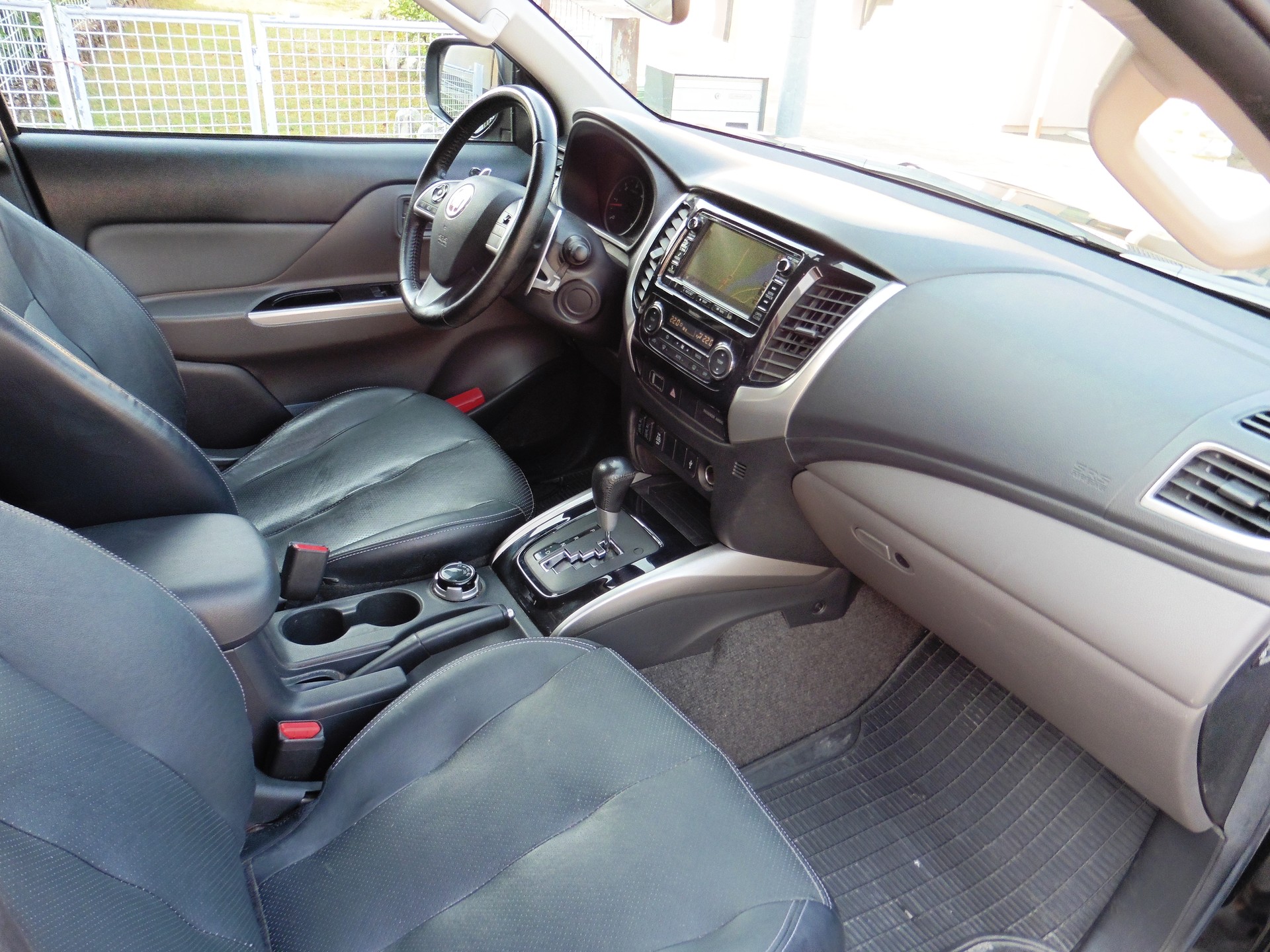 FIAT Fullback LX 2.4 MJ DC Swiss 4WD A-image-24