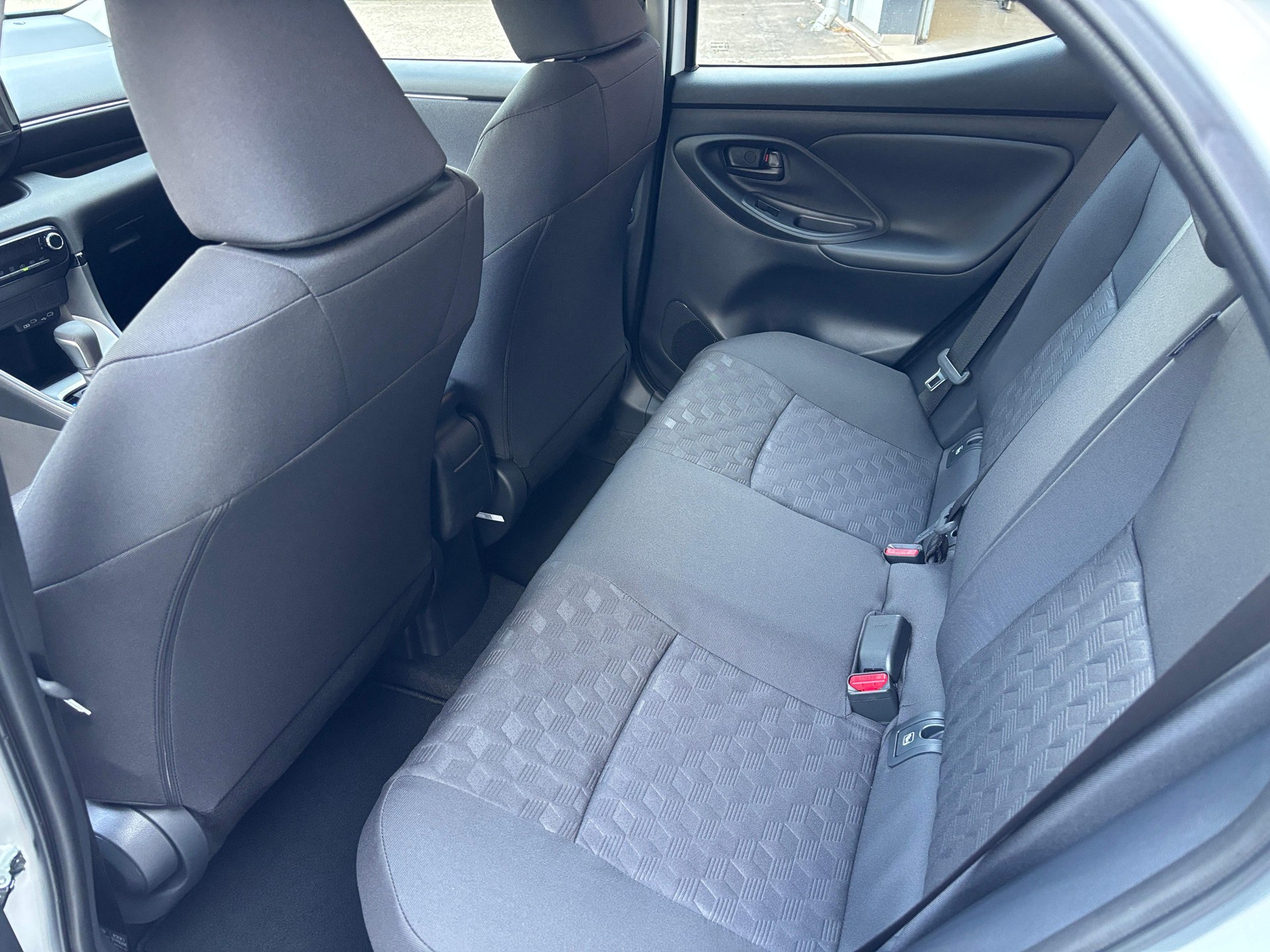 TOYOTA Yaris 1.5 VVT-i HSD Comfort-image-7
