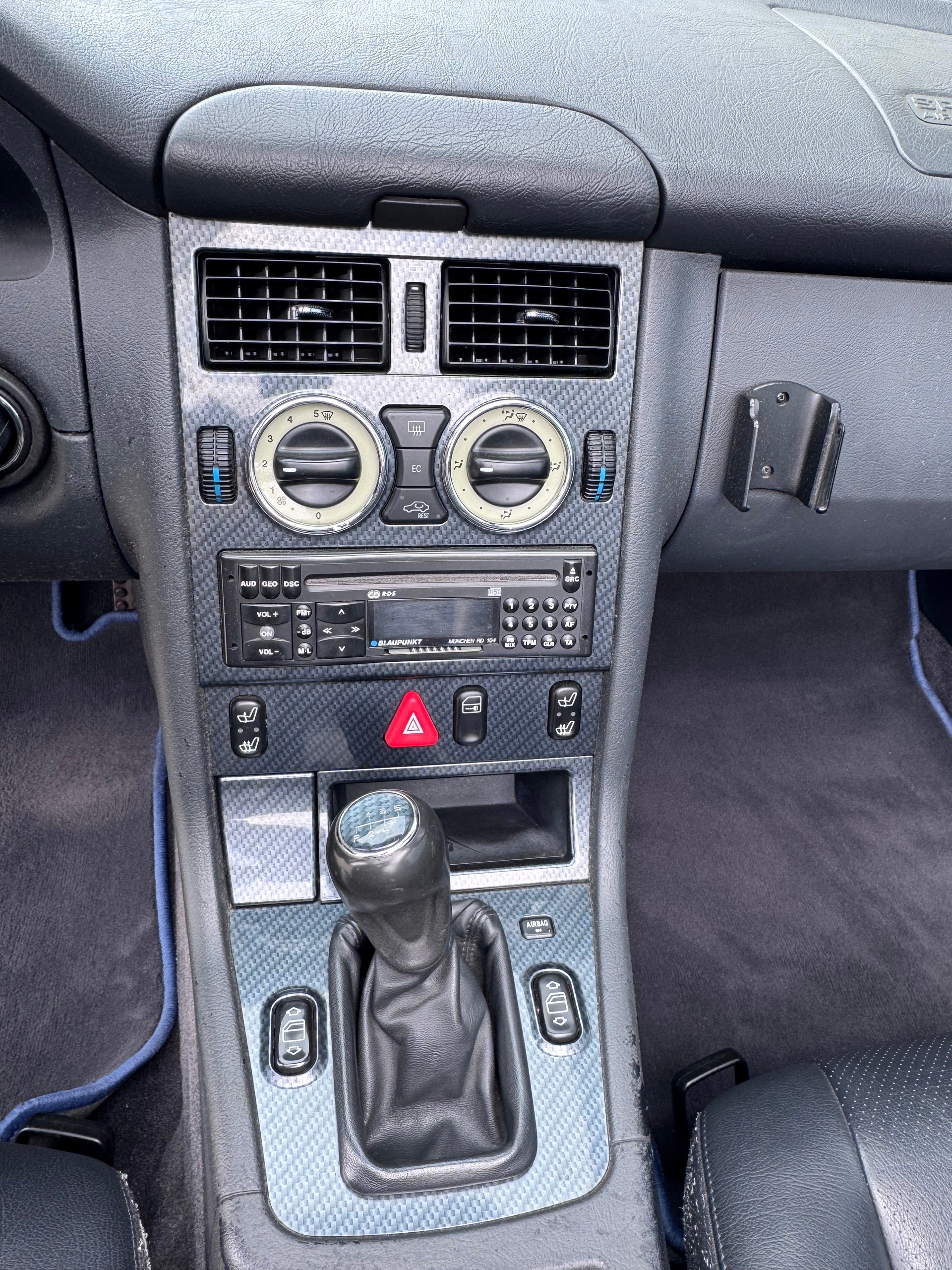 MERCEDES-BENZ SLK 200-image-15
