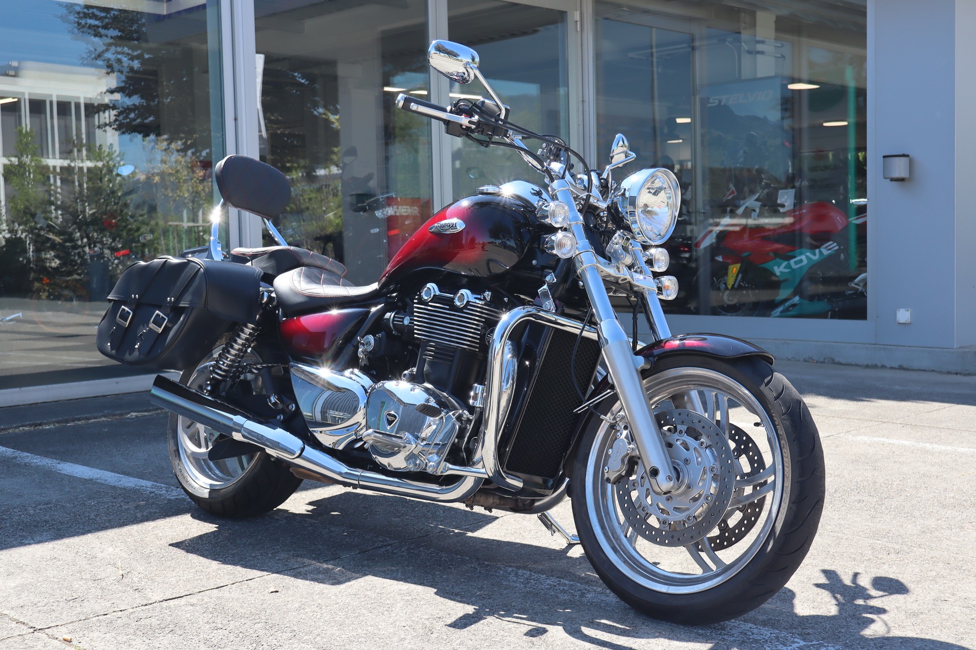 TRIUMPH Thunderbird Storm 1700 ABS-showroom-element-1