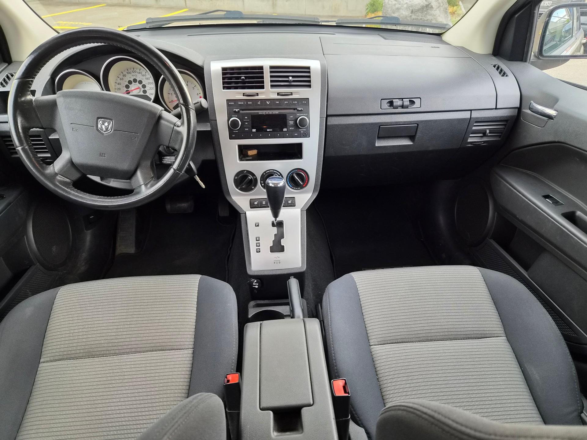 DODGE Caliber 2.0 SXT CVT-image-8