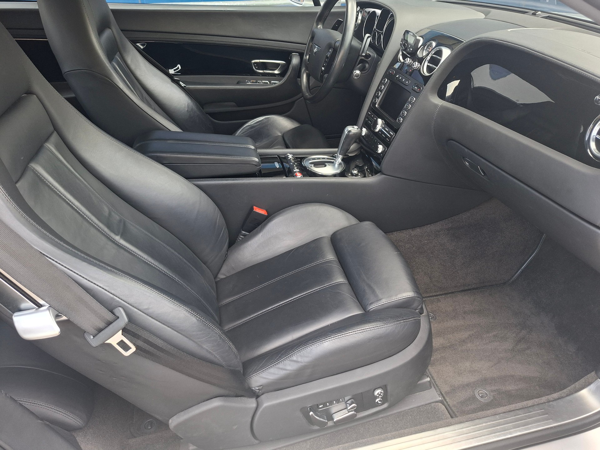 BENTLEY Continental GT 6.0-image-7