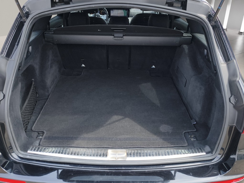 MERCEDES-BENZ E 53 AMG 4matic+ Kombi-image-9