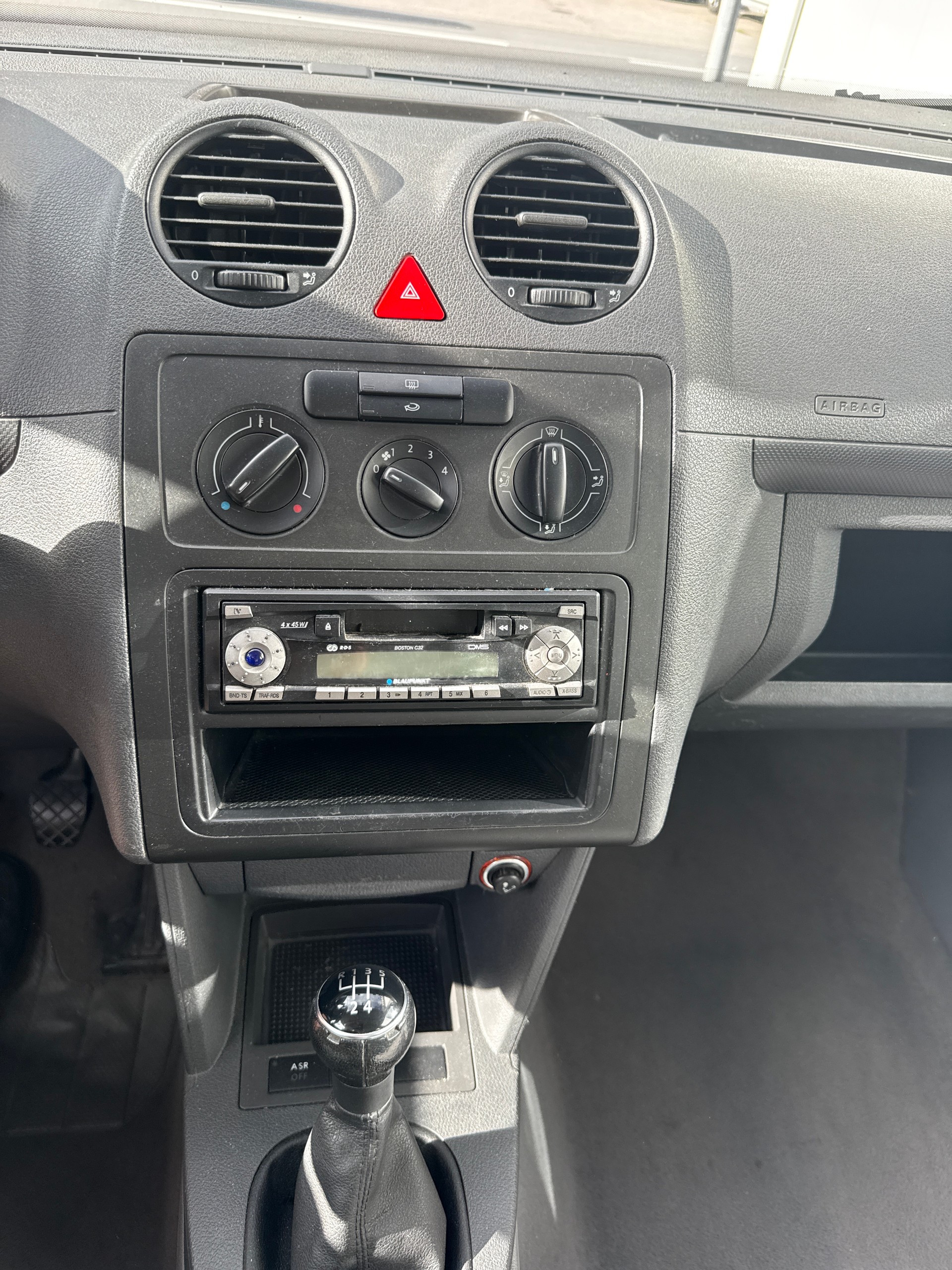 VW Caddy 1.4 *erst 92k km**Zahnriemen ersetzt**MFK frisch!*-image-13