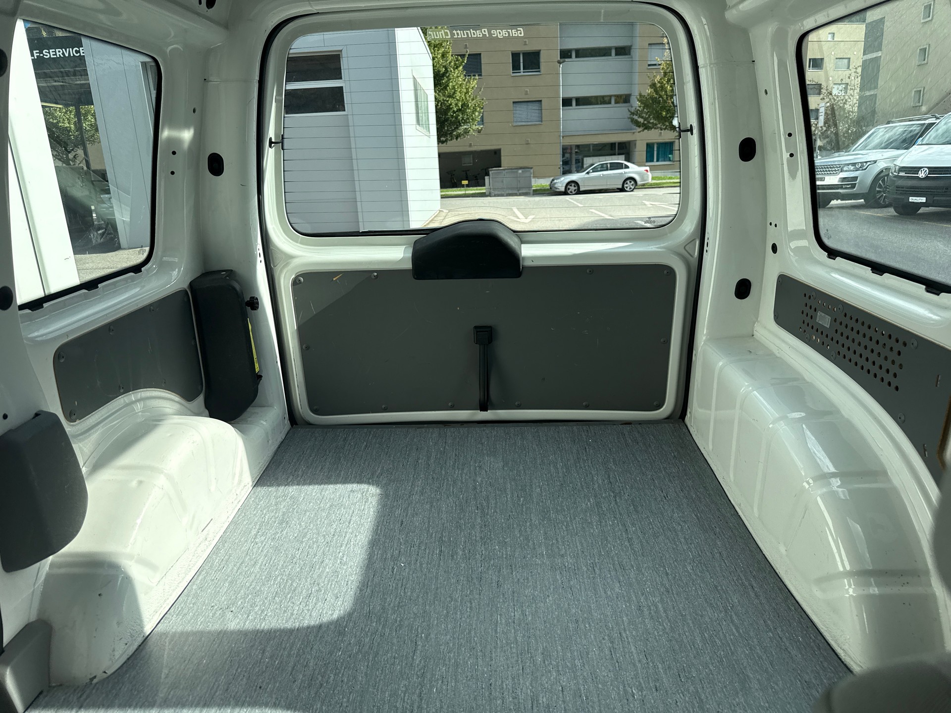 VW Caddy 1.4 *erst 92k km**Zahnriemen ersetzt**MFK frisch!*-image-14
