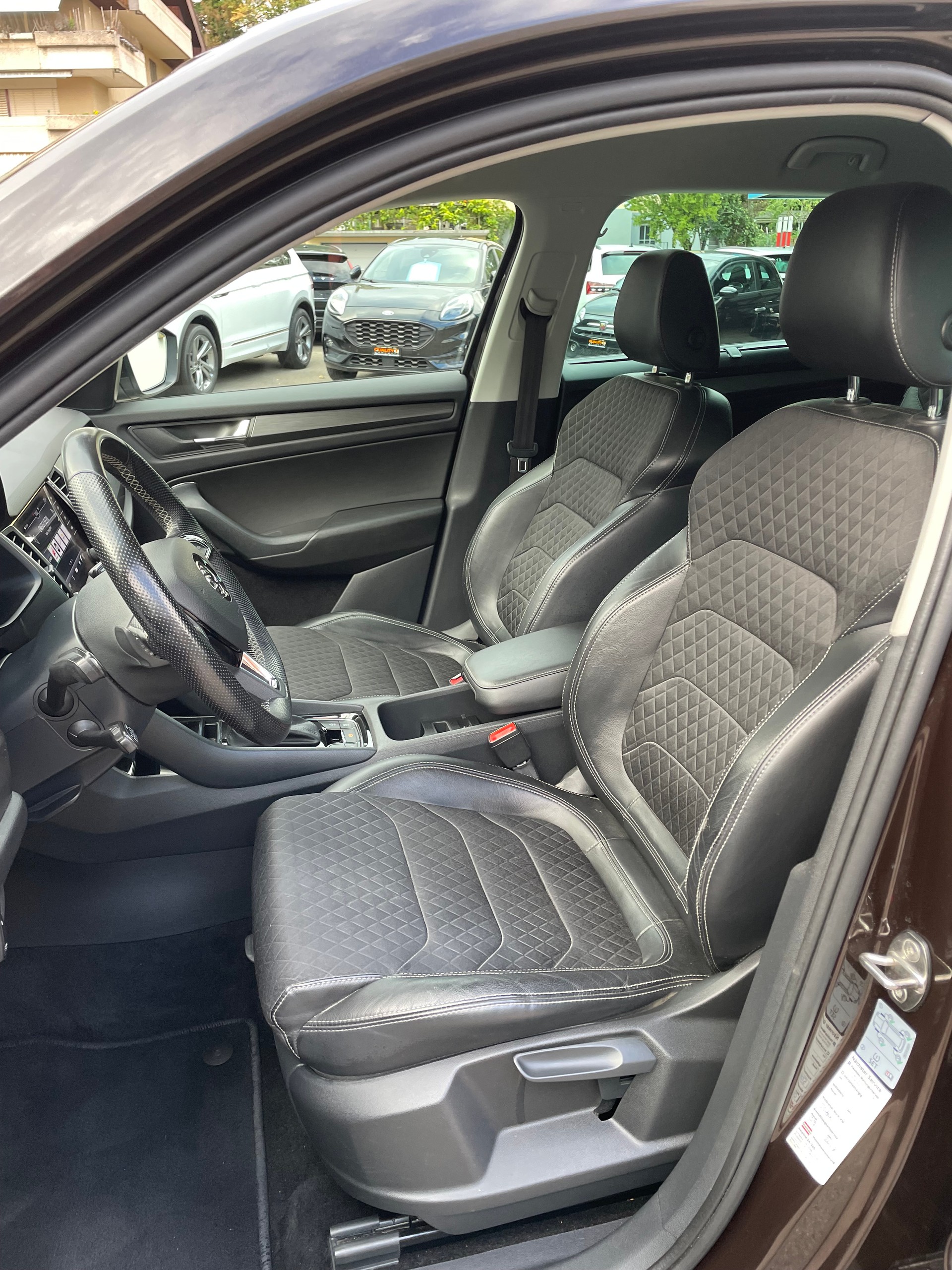 SKODA Kodiaq 2.0 TSI Ambition 4x4-image-8