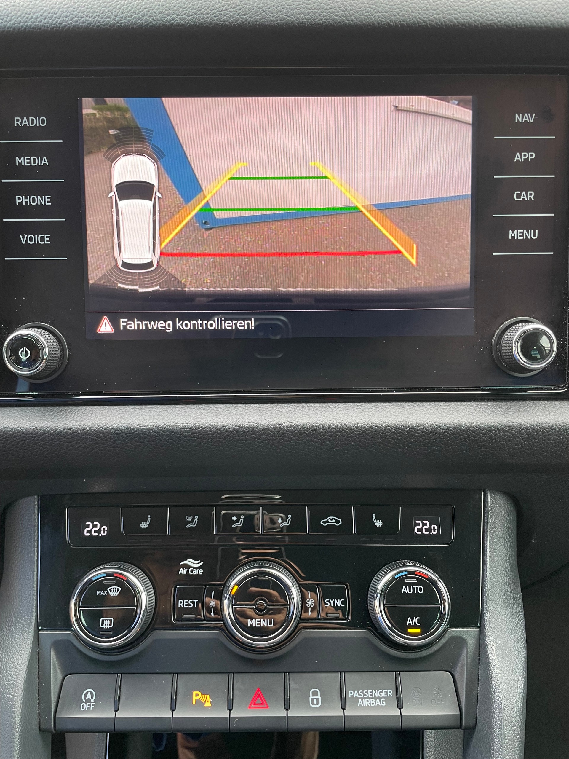 SKODA Kodiaq 2.0 TSI Ambition 4x4-image-12