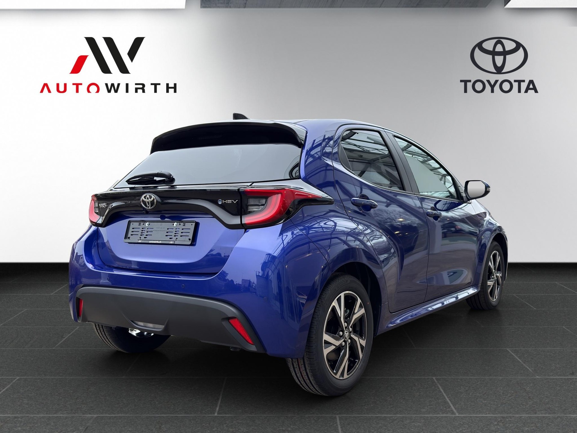 TOYOTA Yaris 1.5 VVT-i HSD Trend-image-4